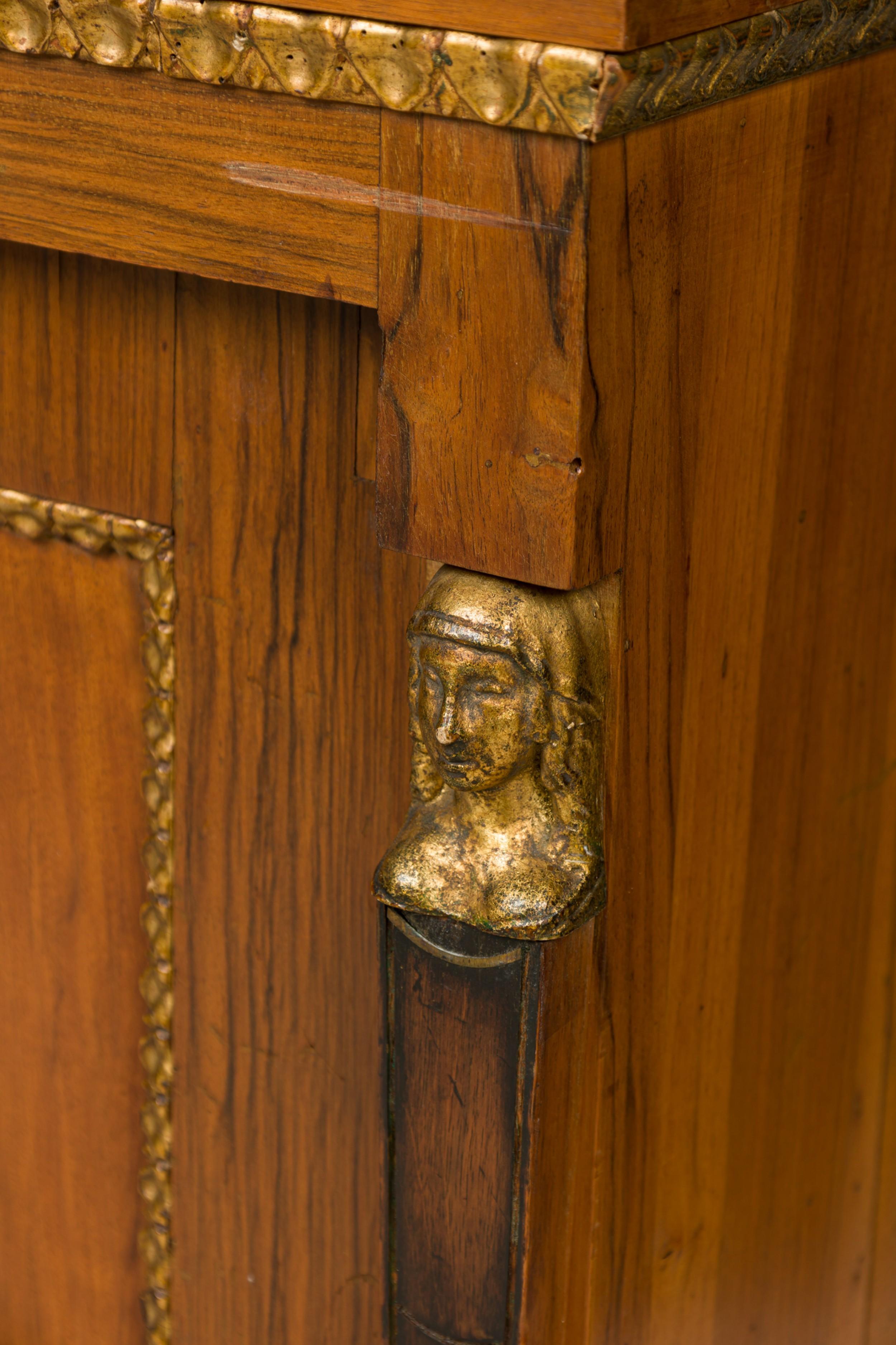 Credenza a 2 ante in stile neoclassico italiano, in noce, bronzo e dorato a pacco in vendita 6