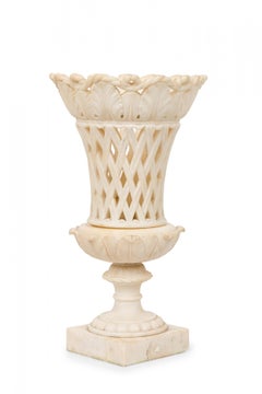 Italian Neo-Classic White Grand Tour Marble Centerpiece
