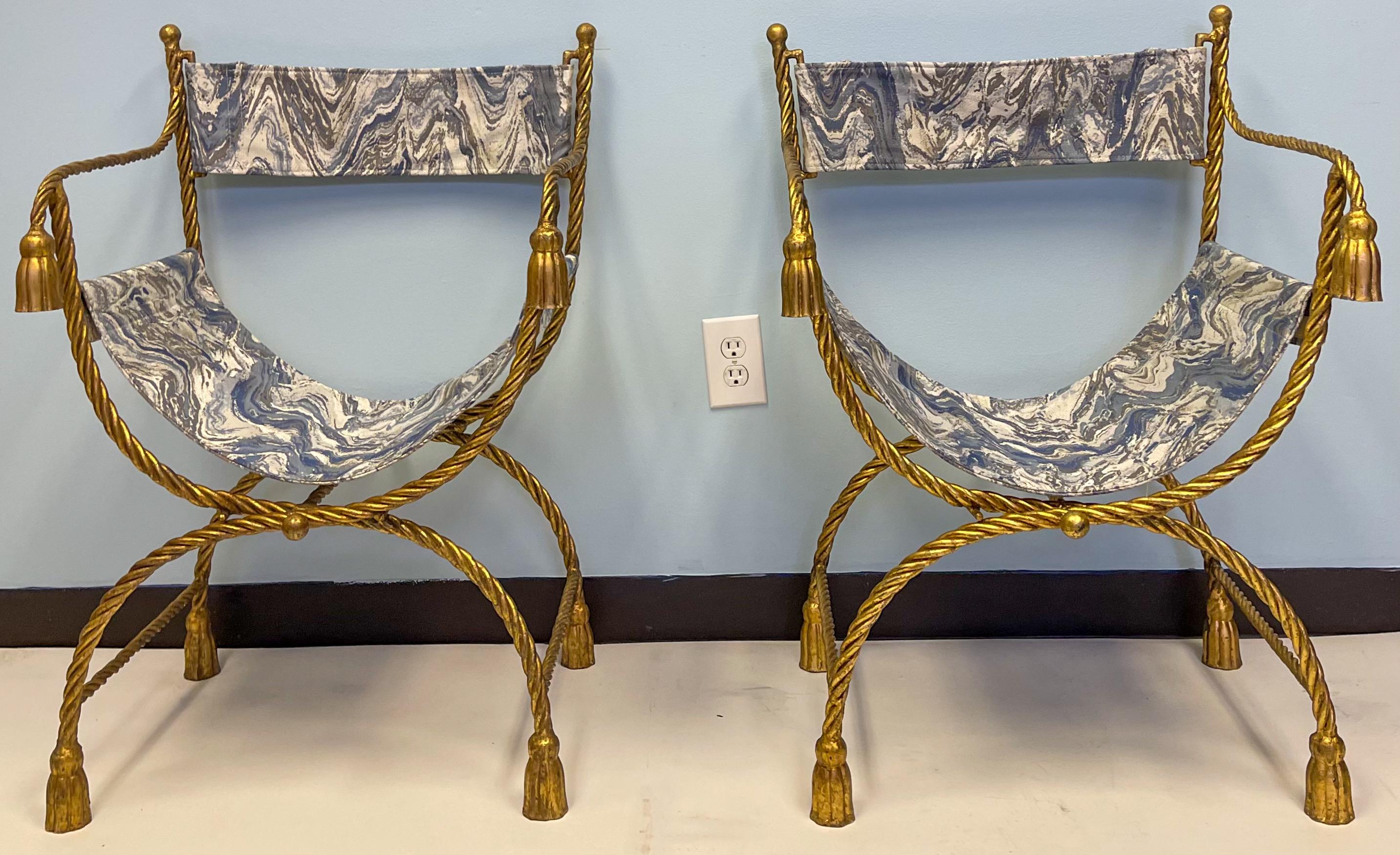 Italian Neo-Classical Style Gilt Tassel Savonarola / Campaign Chairs, Pair In Good Condition For Sale In Kennesaw, GA