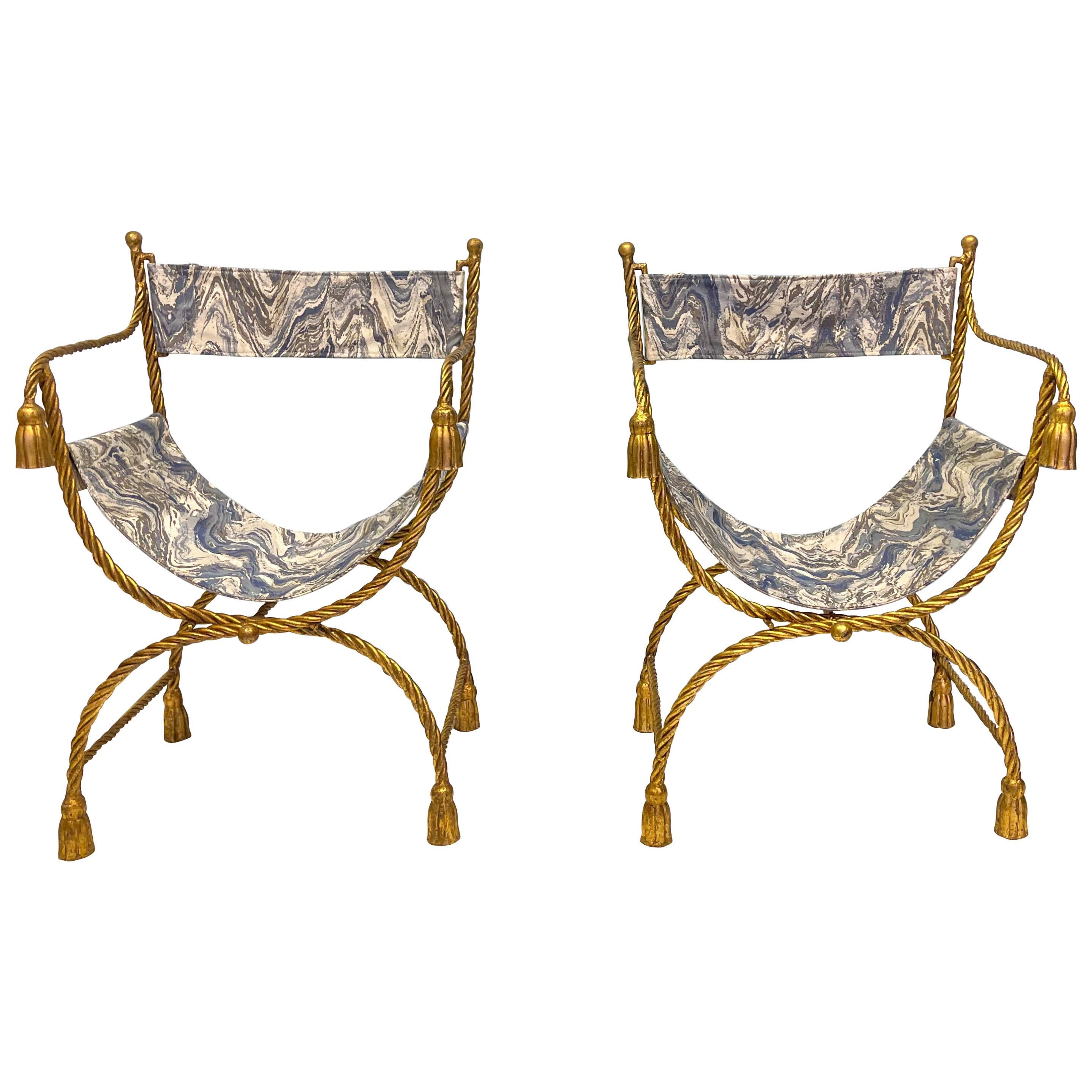 Paire de chaises Savonarola/ Campagne à glands dorés de style néo-classique italien en vente