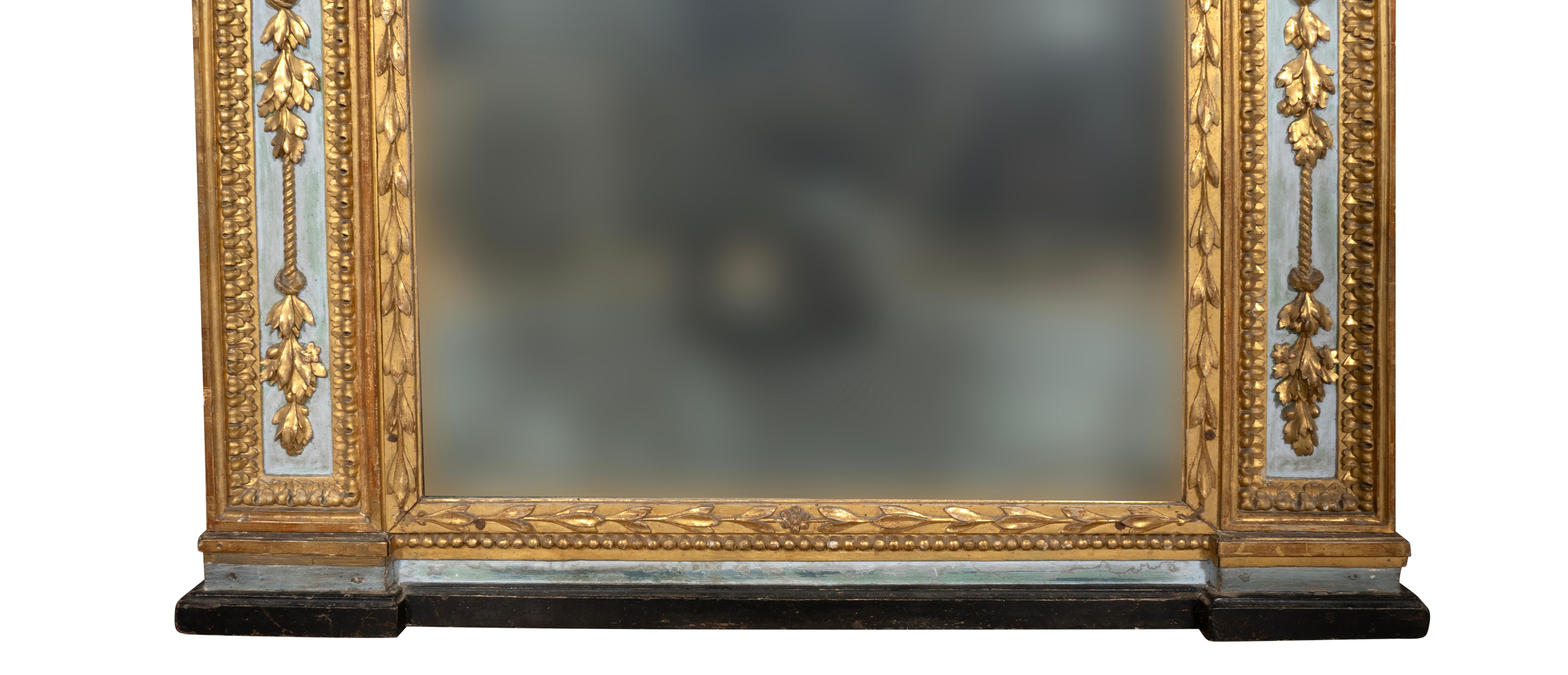 Bois doré Miroir d'embarcadère italien néoclassique peint en bleu et doré au colis en vente