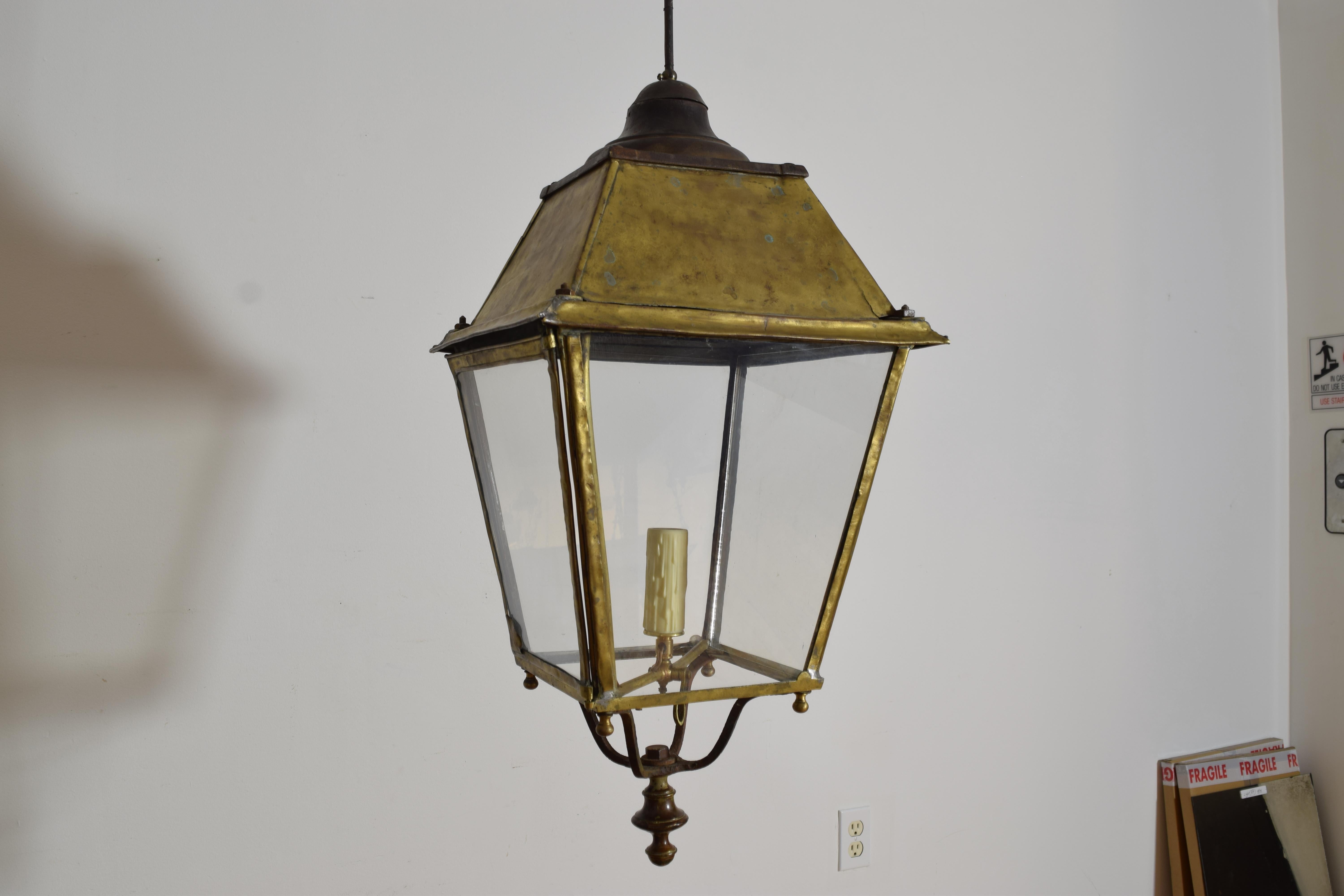 Early 19th Century Italian Neoclassic Brass Converted Gas Lantern from the early 19th century For Sale