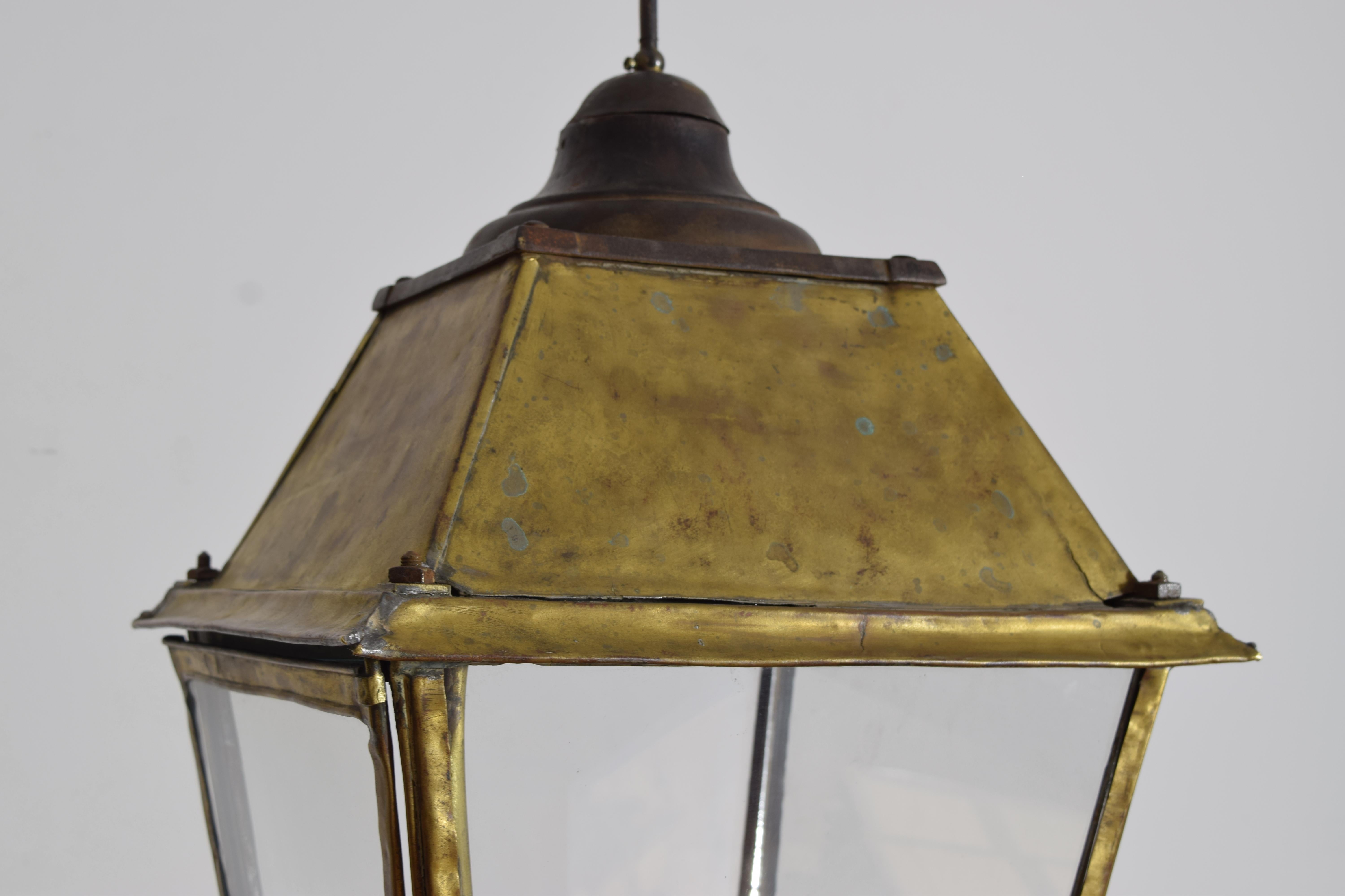 Italian Neoclassic Brass Converted Gas Lantern from the early 19th century For Sale 2