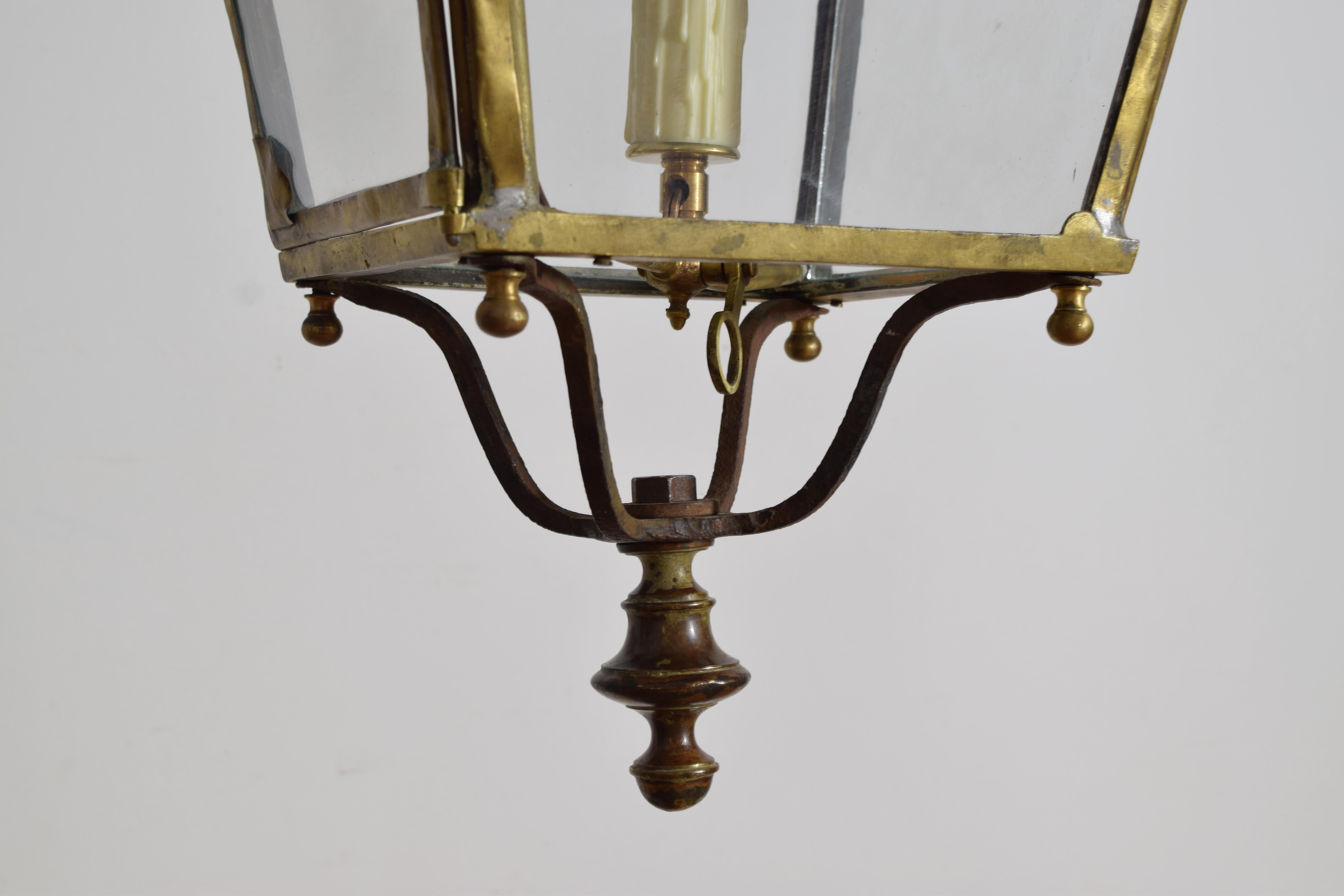 Italian Neoclassic Brass Converted Gas Lantern from the early 19th century For Sale 4