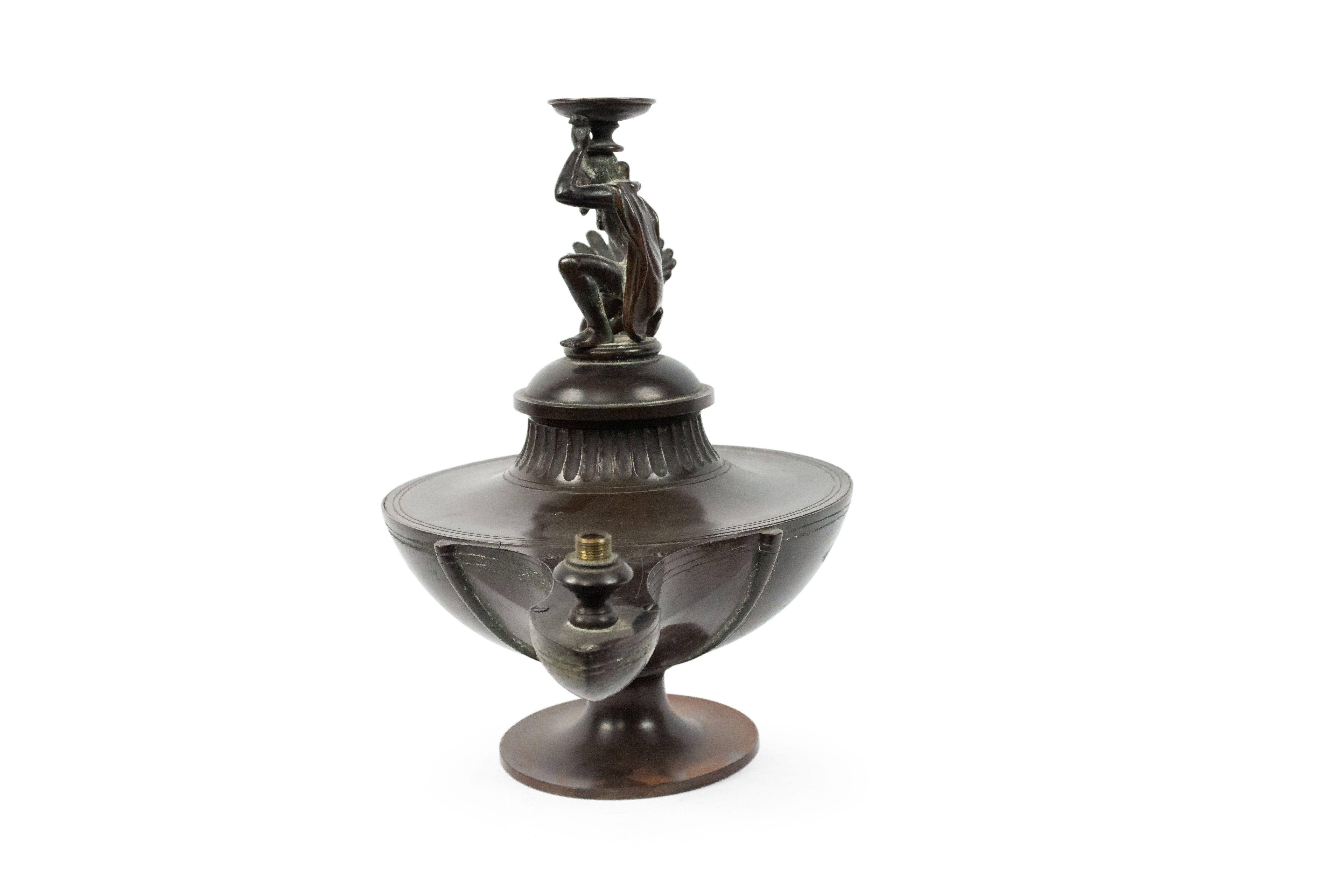 Italian Neoclassic Bronze Lamps In Good Condition For Sale In New York, NY