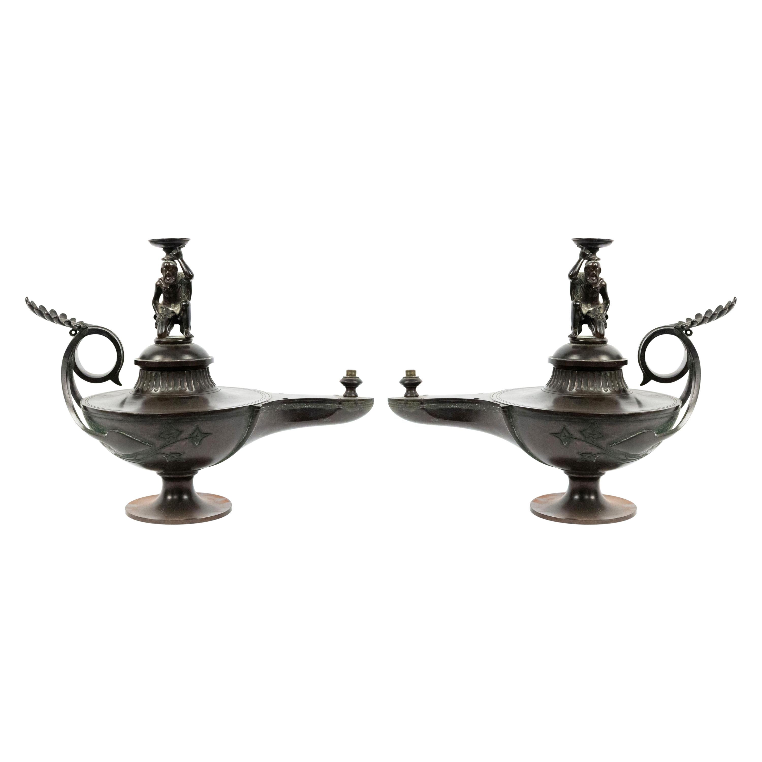 Lampes en bronze néoclassiques italiennes en vente