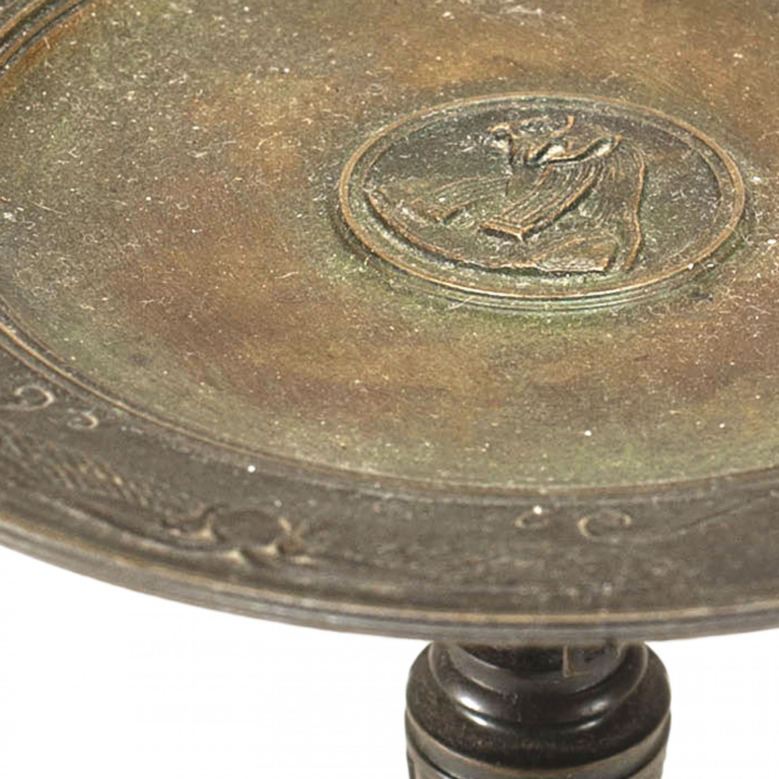 Italienischer Sockel aus neoklassischer Bronze (Neoklassisch) im Angebot