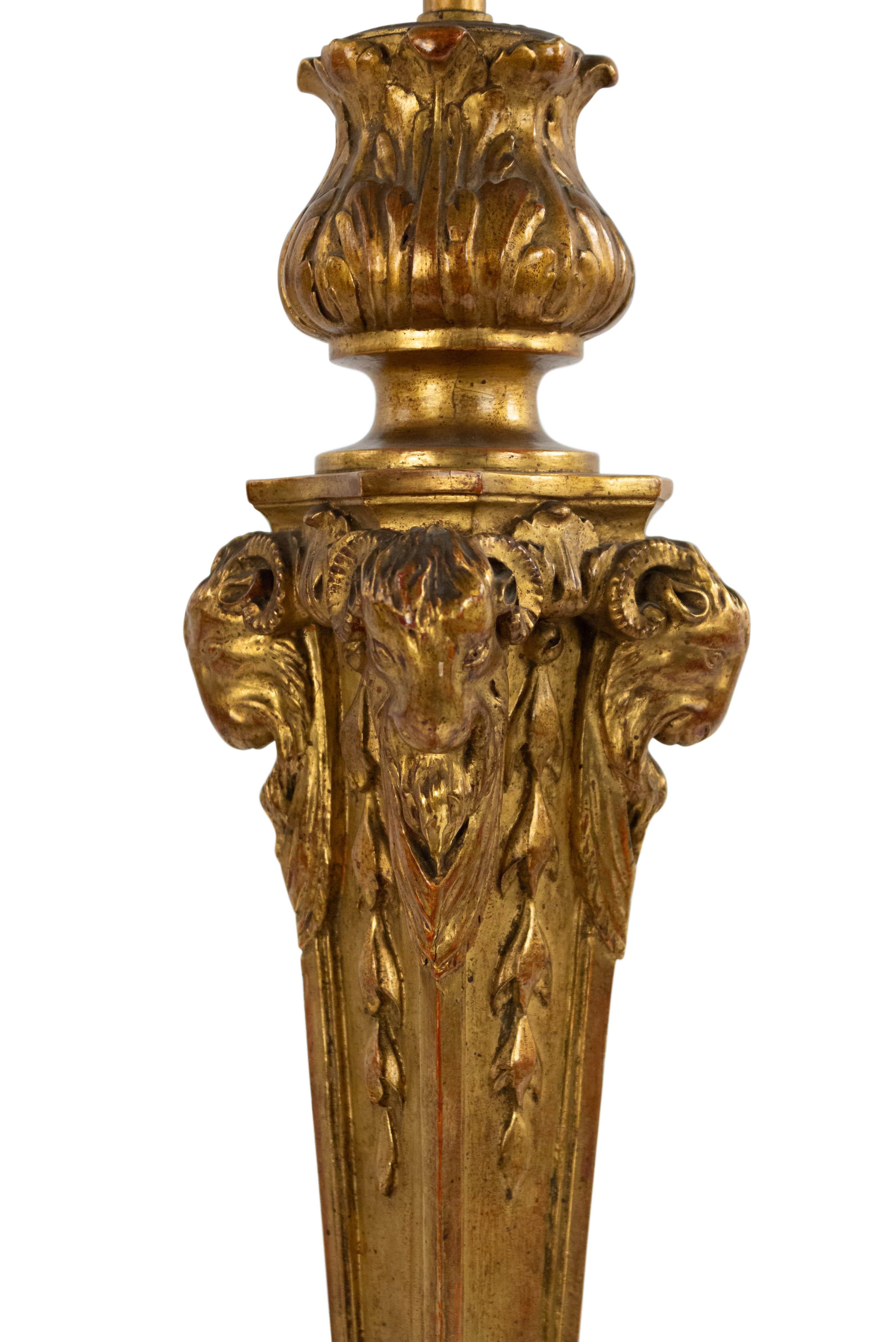 Italian Neoclassic Carved Giltwood Table Lamp In Good Condition In New York, NY