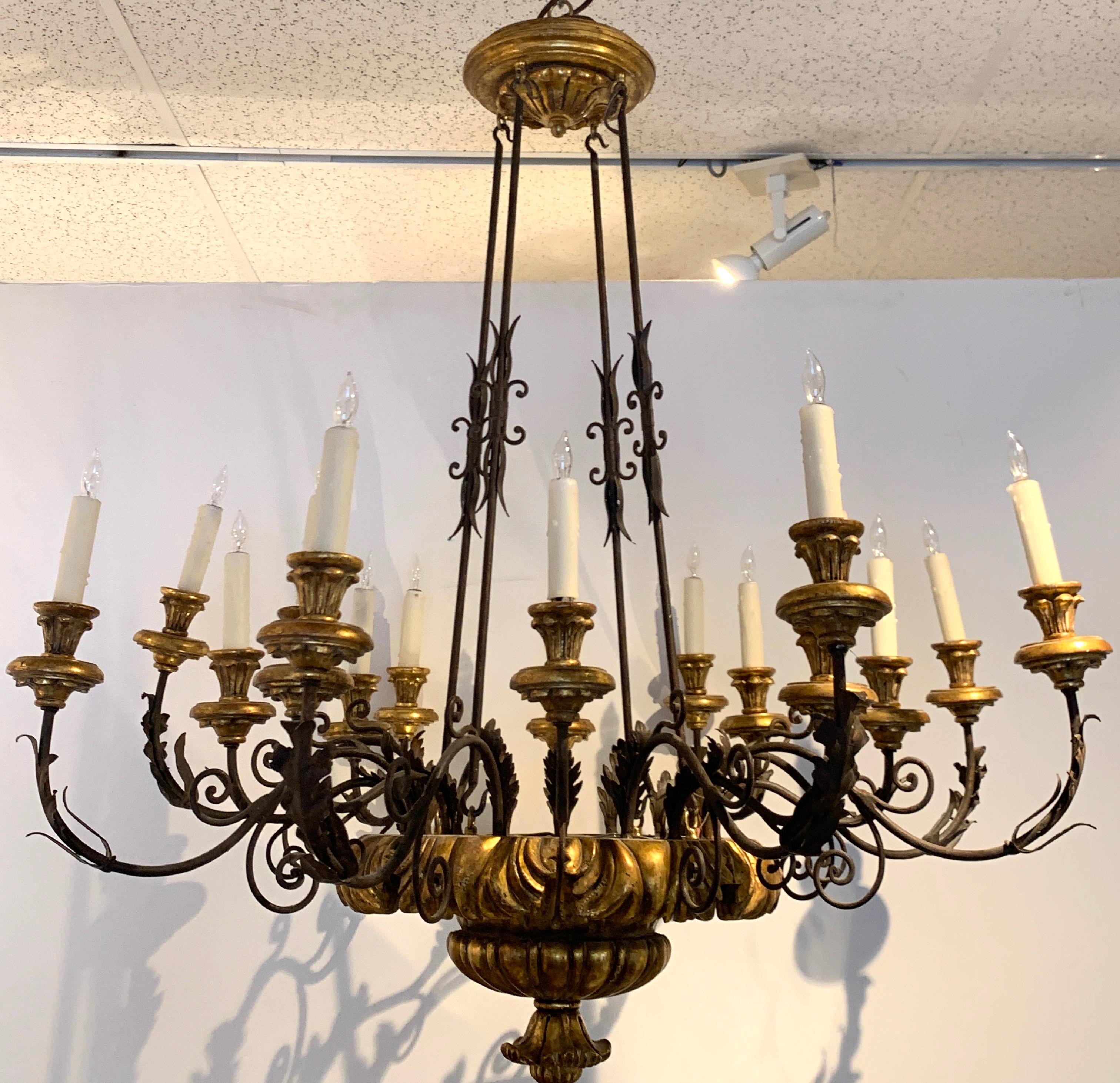 Italian Neoclassic Carved Giltwood and Iron 18-Light Chandelier 4