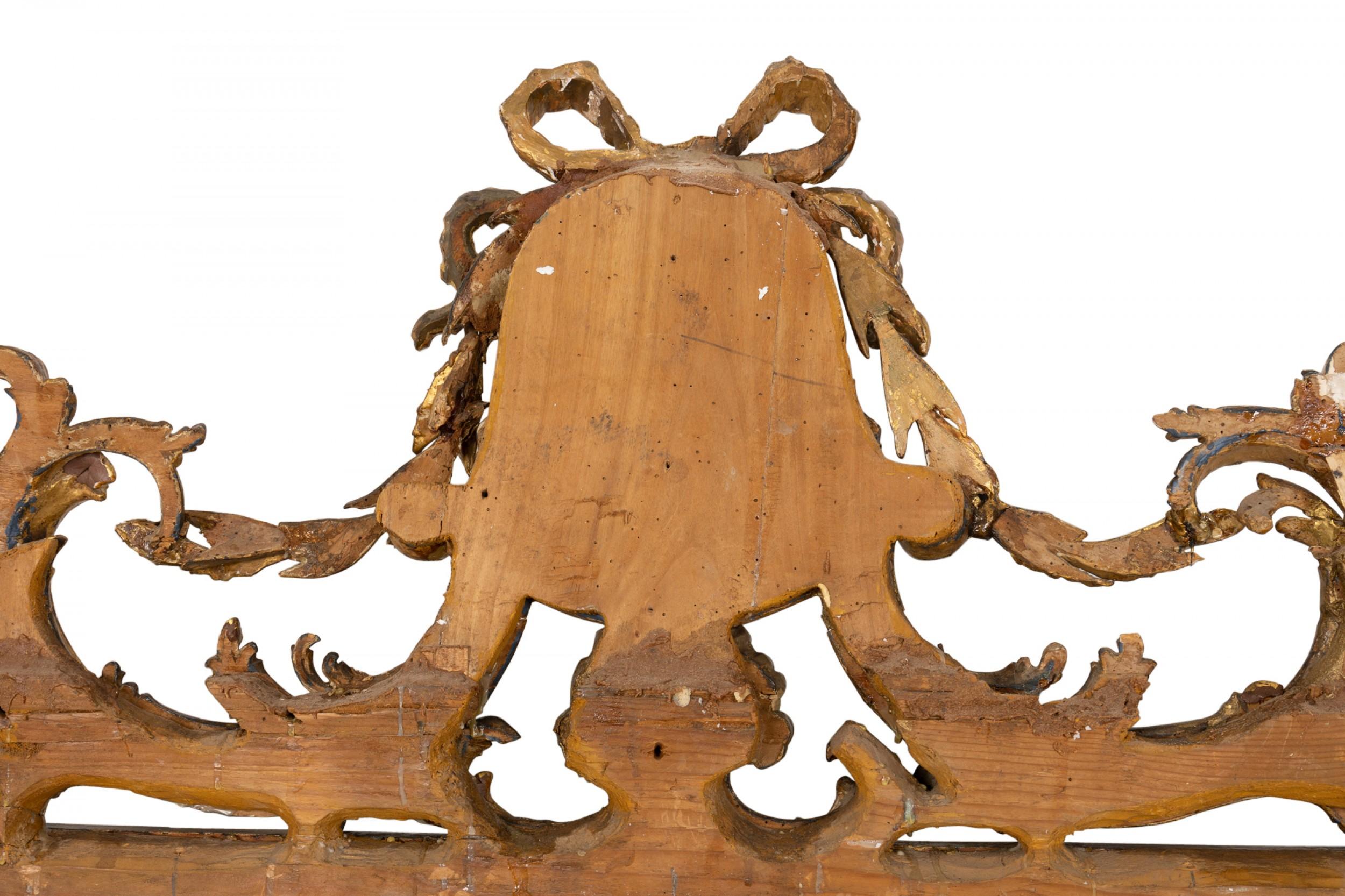 Italian Neoclassic Carved Giltwood Portrait Pediment Wall Mirror For Sale 5