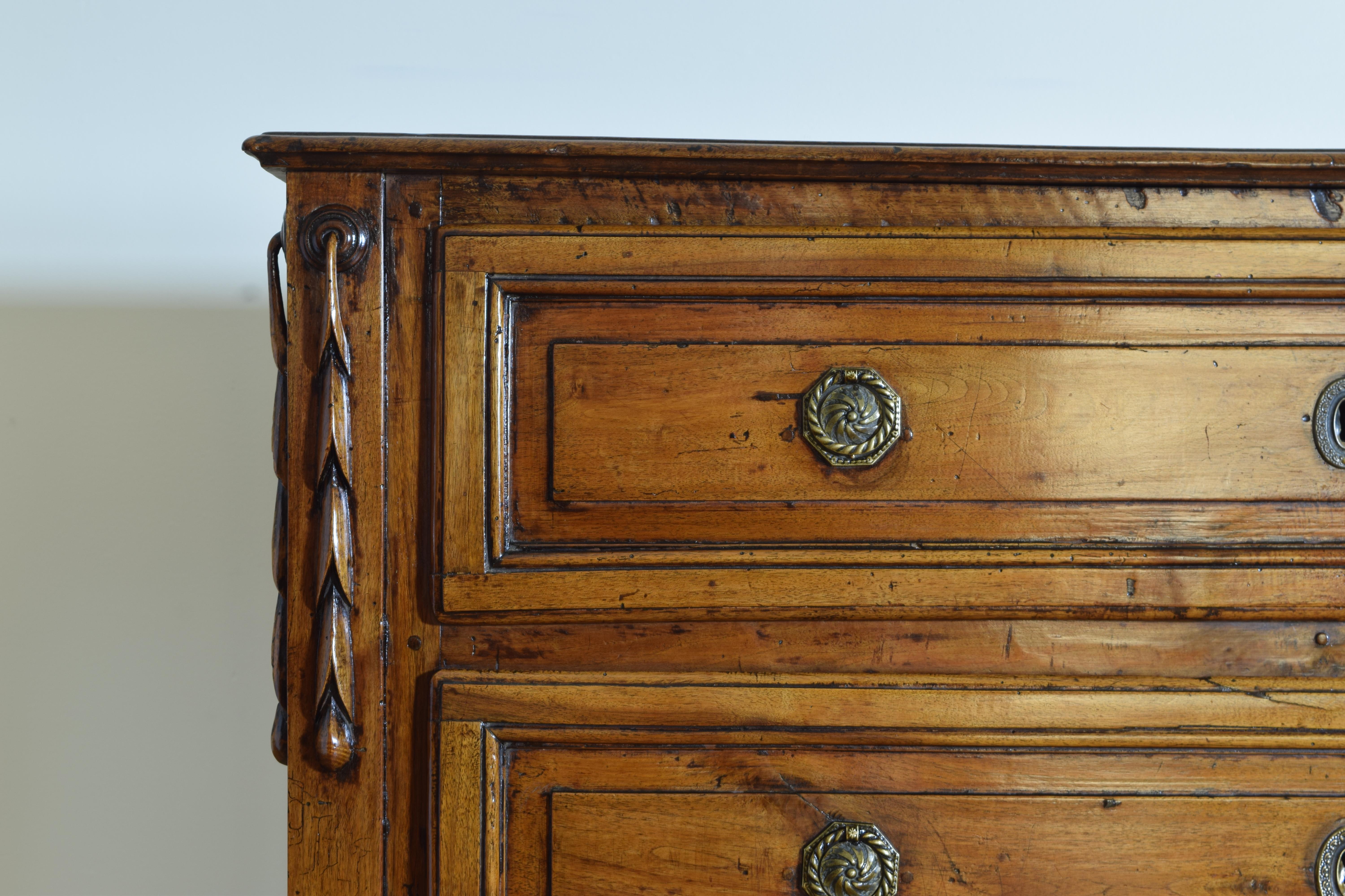 Italian Neoclassic Carved Walnut 2-Drawer Commode, Last Quarter 18th Century 1