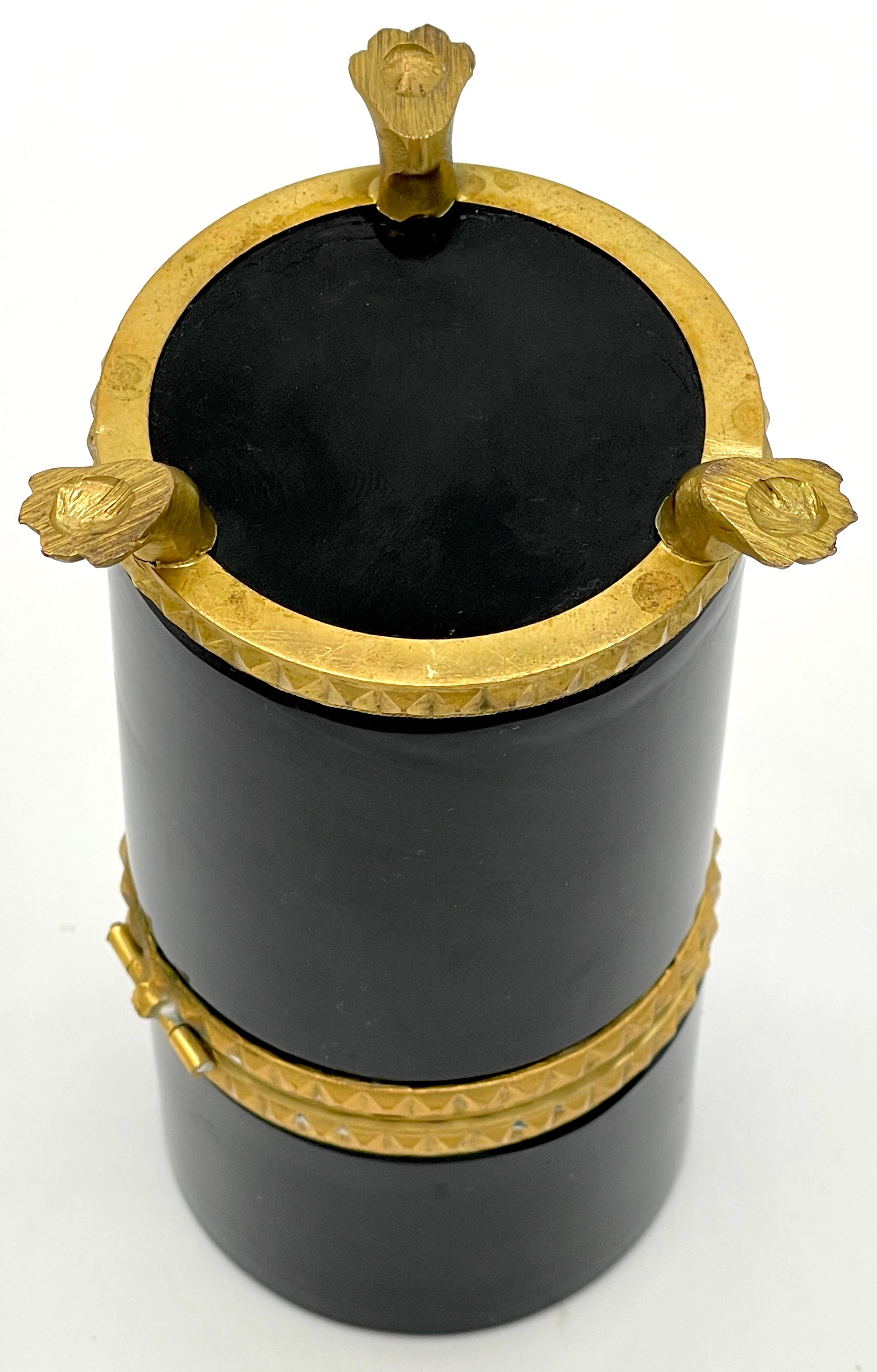 Italienische Neoklassik vergoldete Bronze montiert  Schwarzes Murano-Glas Große Zylinderbox im Angebot 2