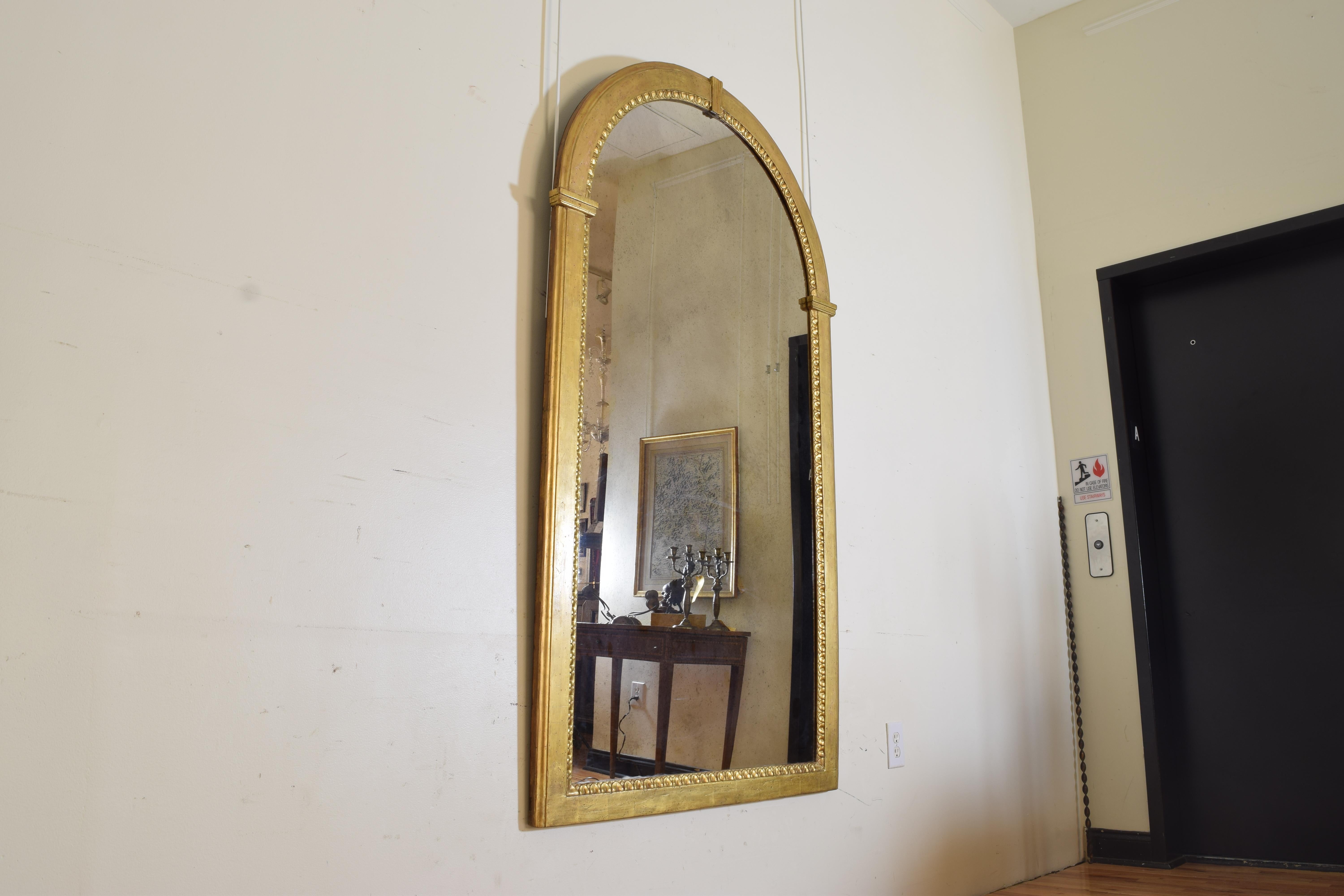 Late 18th Century Italian Neoclassic Giltwood Arched Top Wall Mirror, circa 1800