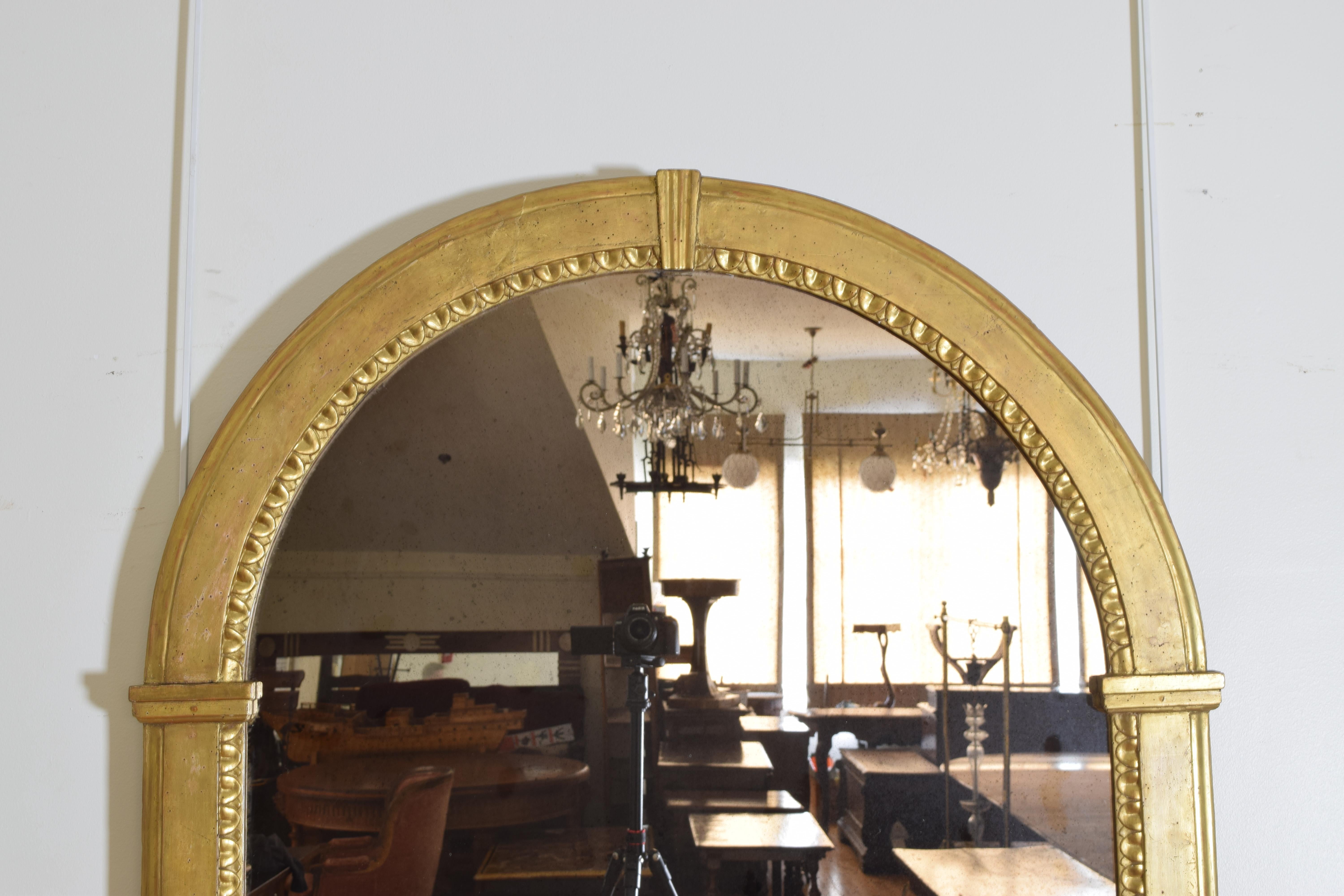Italian Neoclassic Giltwood Arched Top Wall Mirror, circa 1800 2