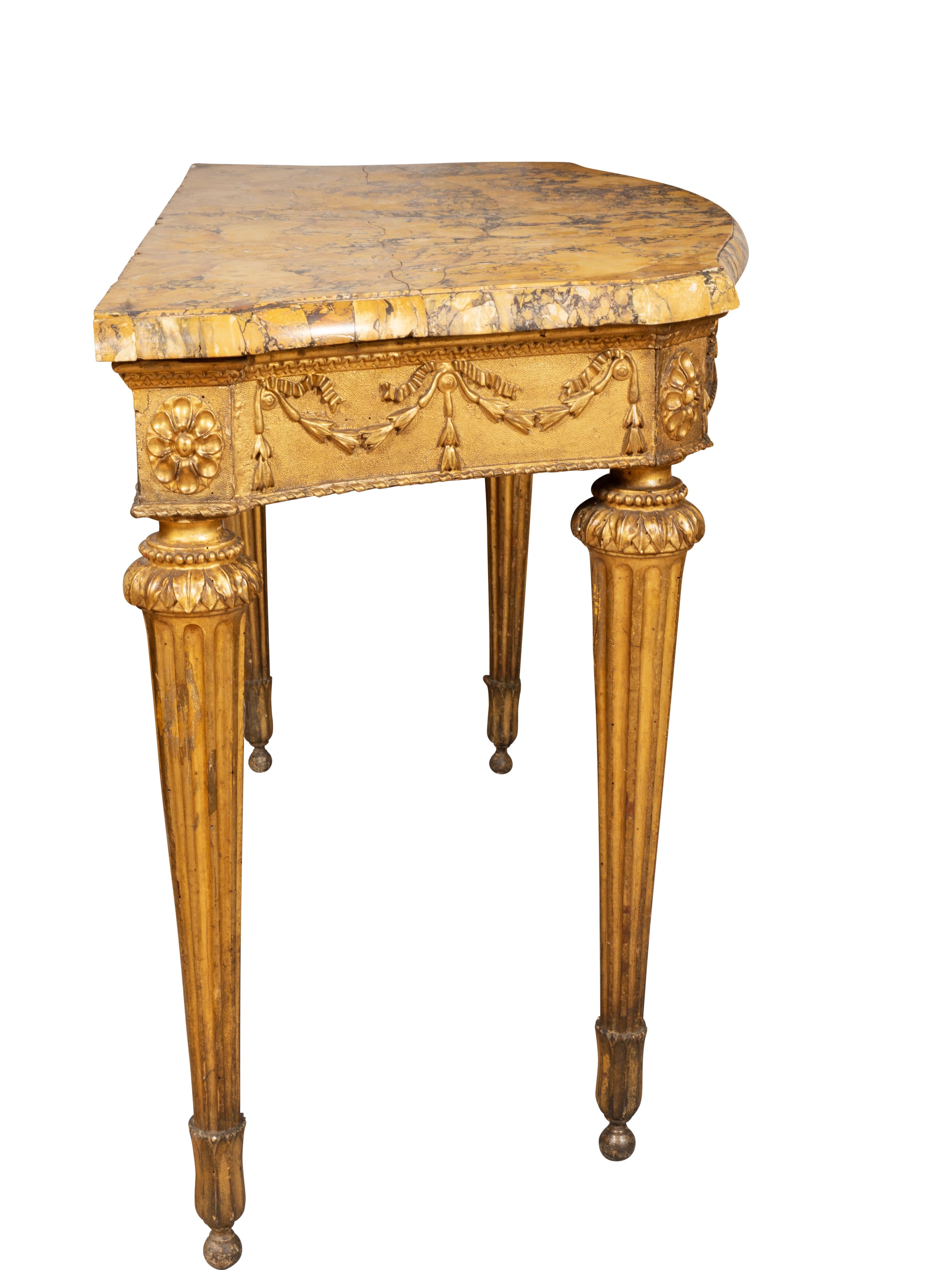 Italienischer Konsolentisch aus Giltwood im neoklassischen Stil im Zustand „Gut“ im Angebot in Essex, MA