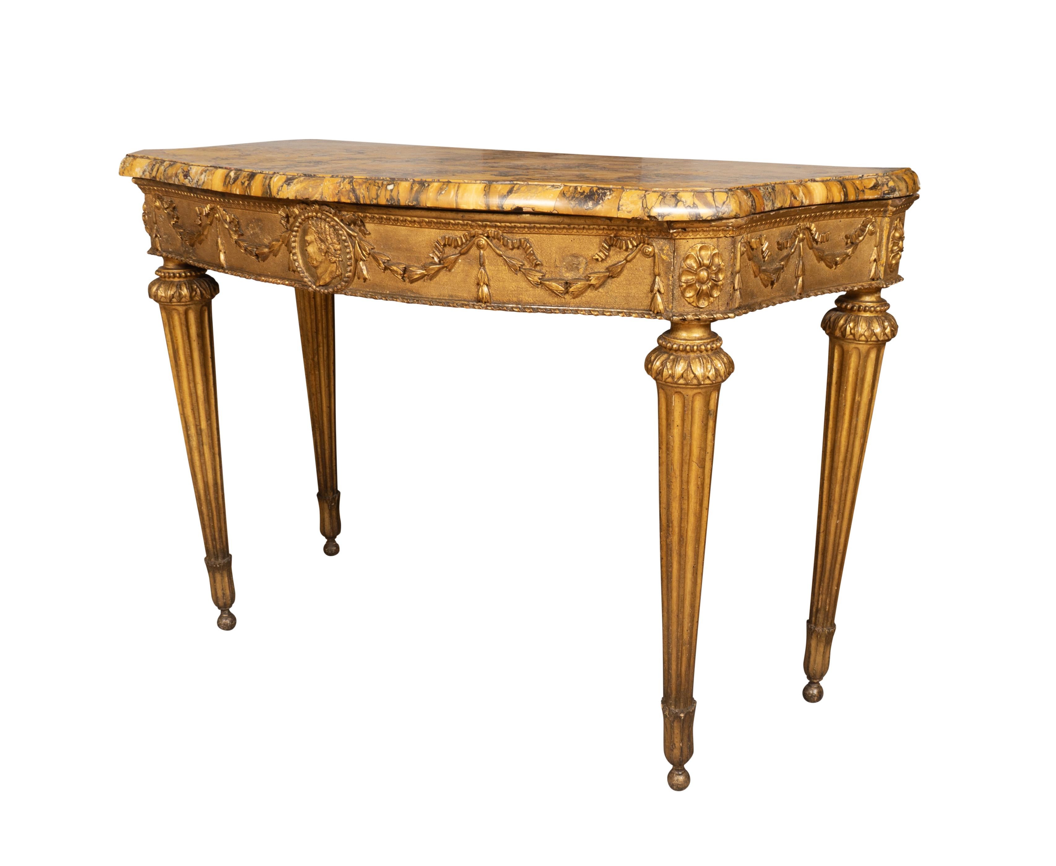 Italienischer Konsolentisch aus Giltwood im neoklassischen Stil im Angebot 1