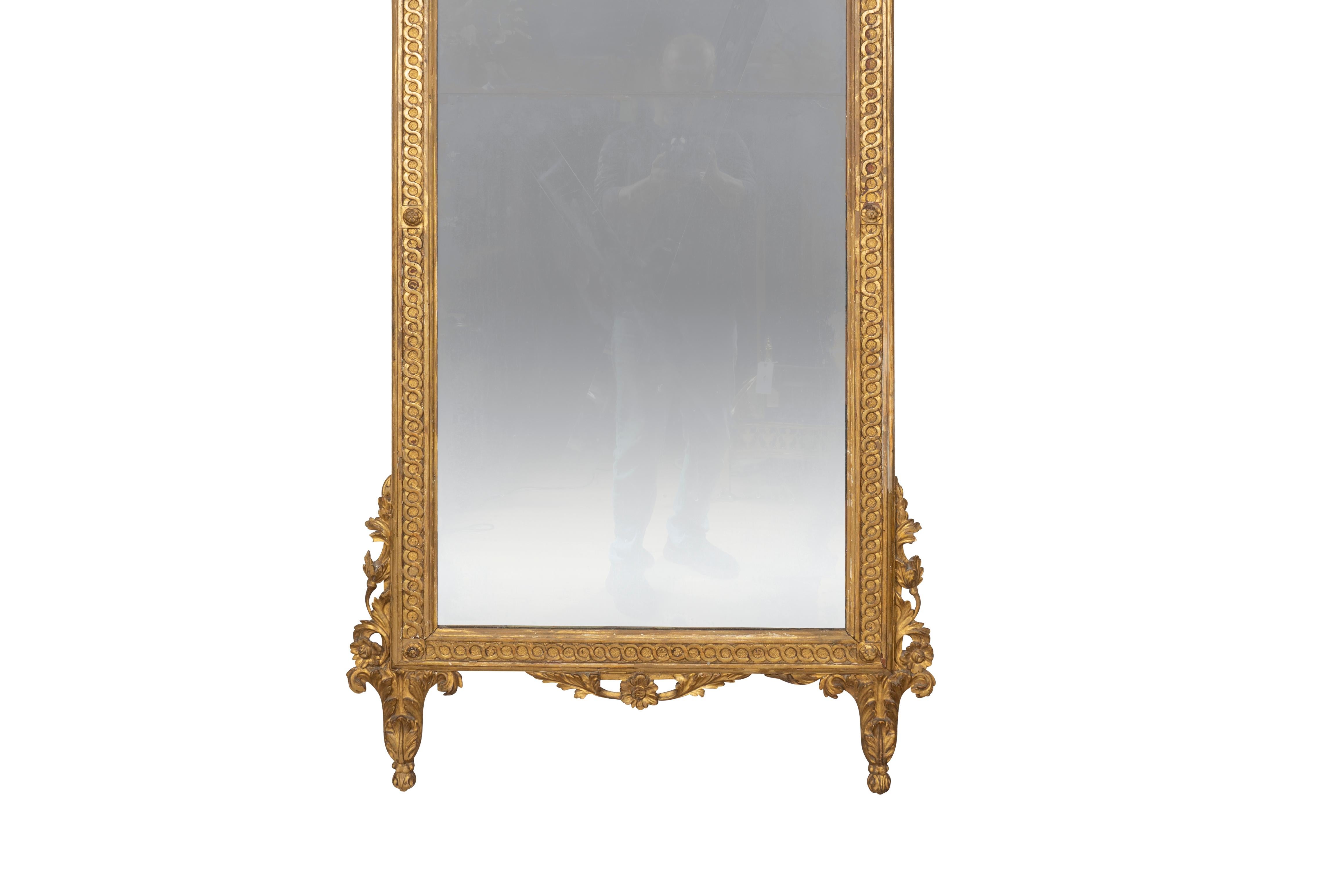 Italienischer neoklassischer Spiegel aus Giltwood im Zustand „Gut“ im Angebot in Essex, MA