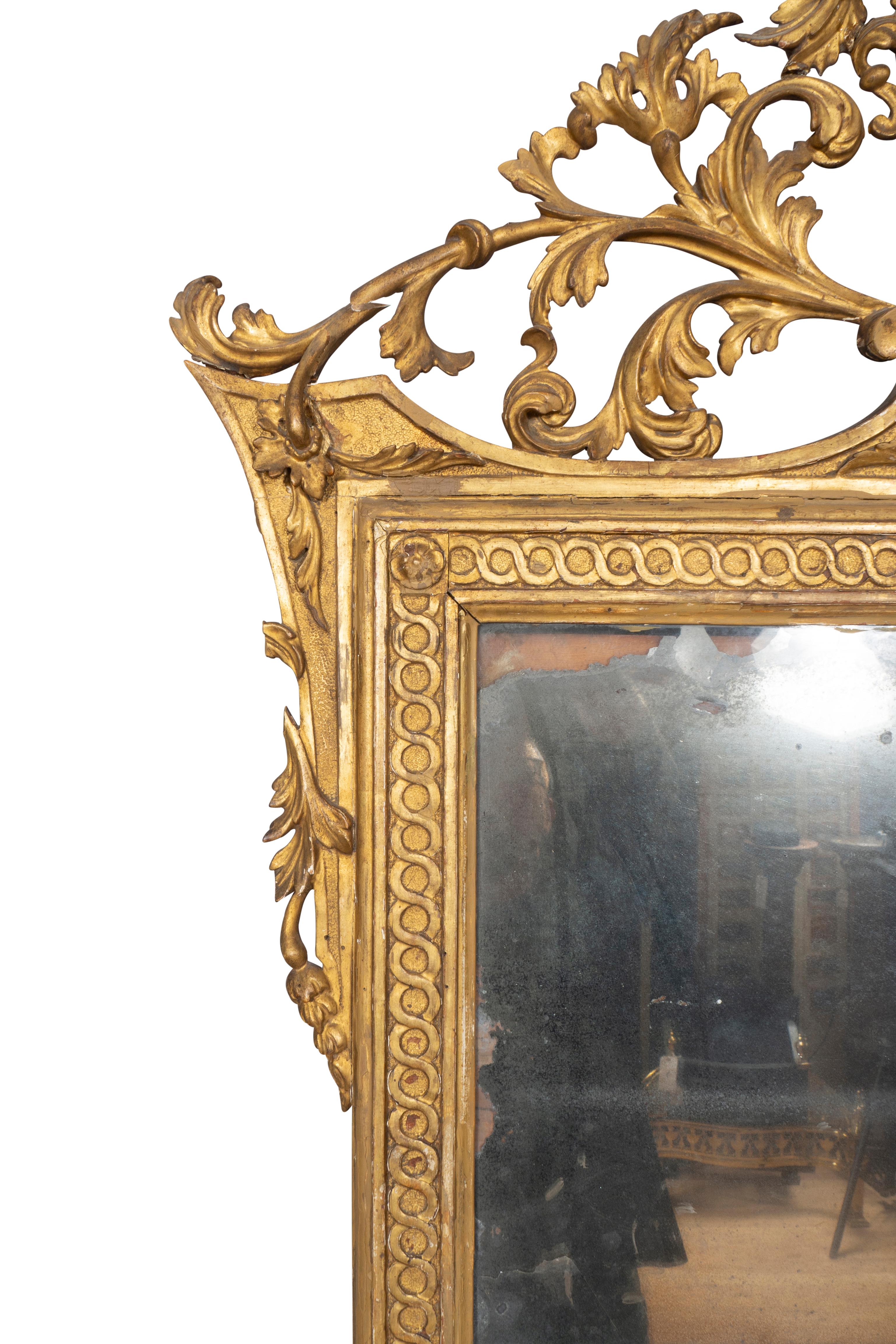 Italienischer neoklassischer Spiegel aus Giltwood (Spätes 18. Jahrhundert) im Angebot