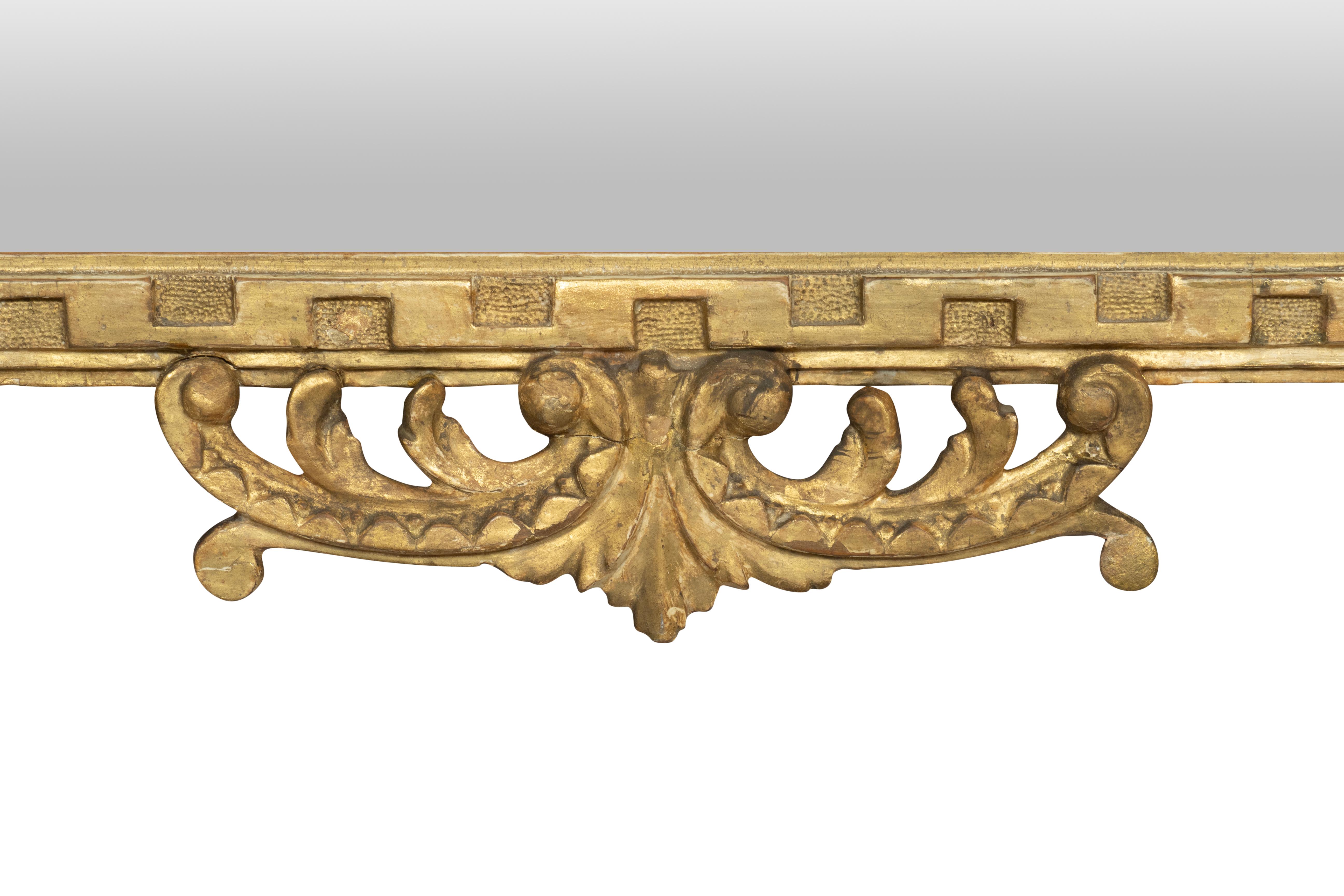 Specchio neoclassico italiano in legno dorato in vendita 1