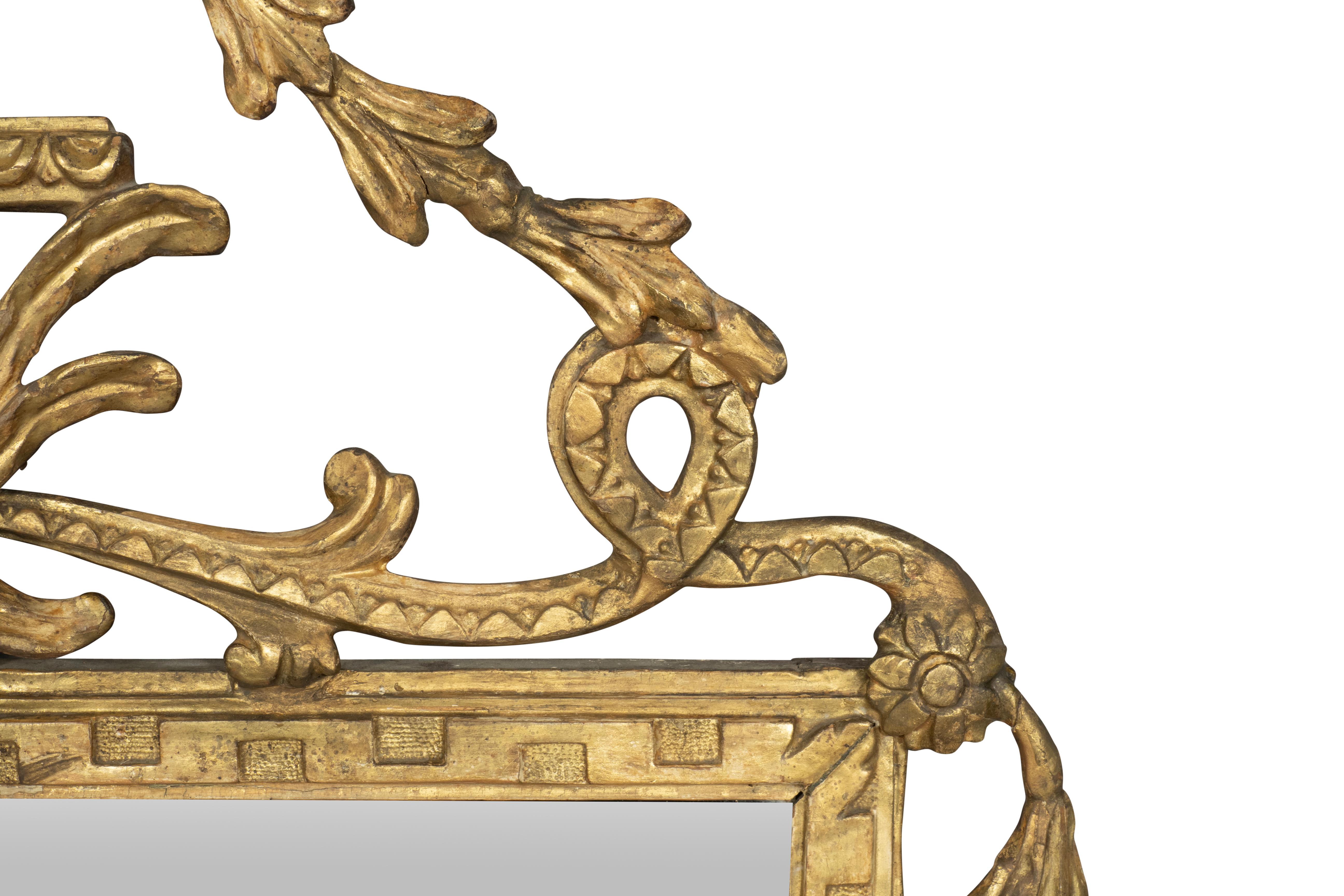 Specchio neoclassico italiano in legno dorato in vendita 3
