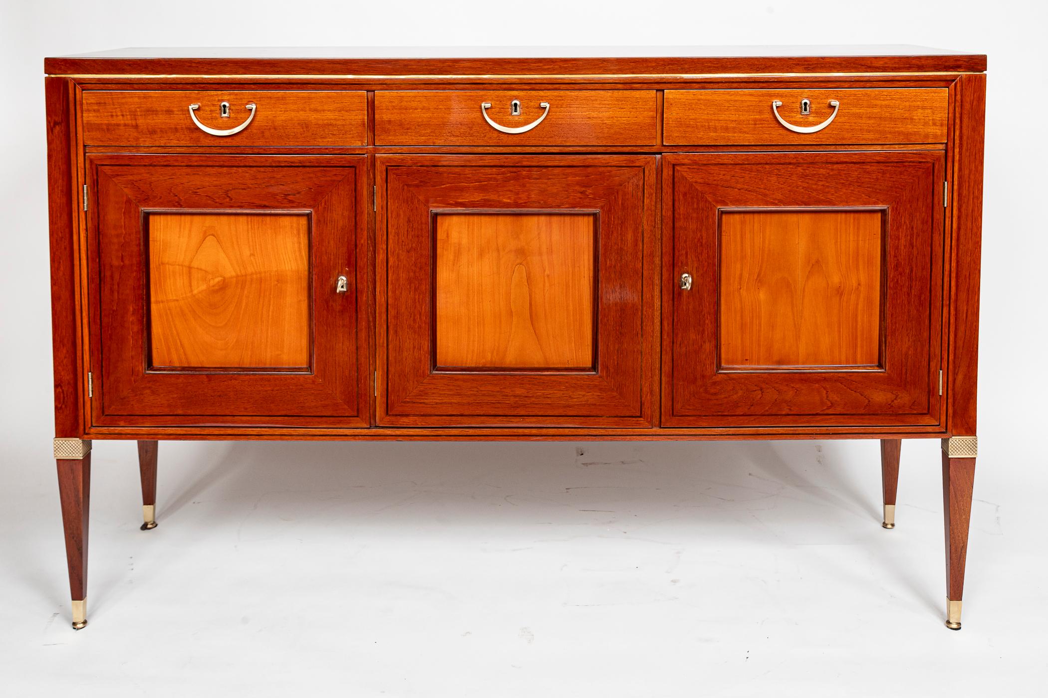 Poli Buffet néoclassique italien en bois fruitier de Paolo Buffa pour Serafino Arrighi, 1950ca en vente