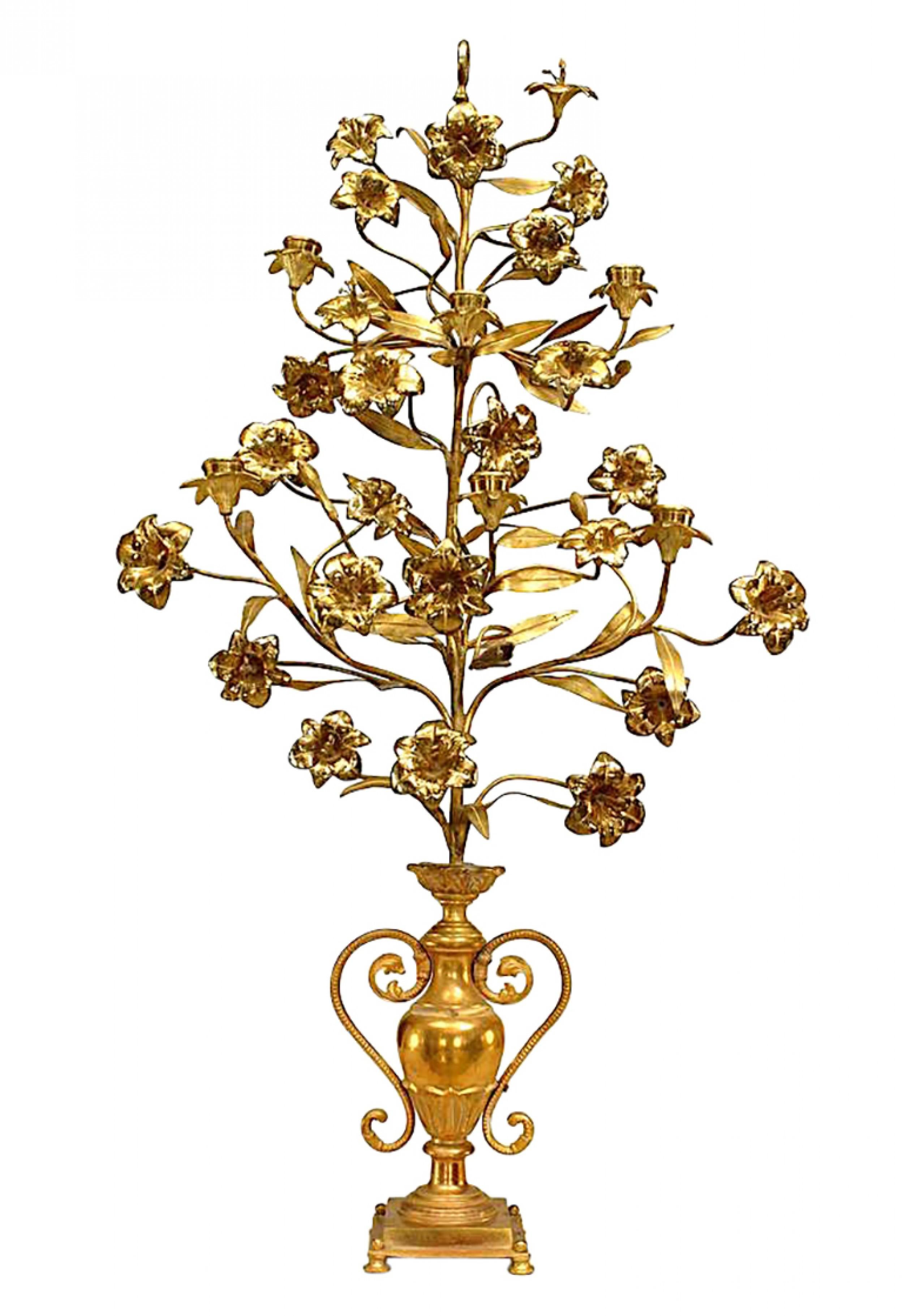 Néoclassique Chandeliers floraux italiens de style néoclassique en bronze en vente