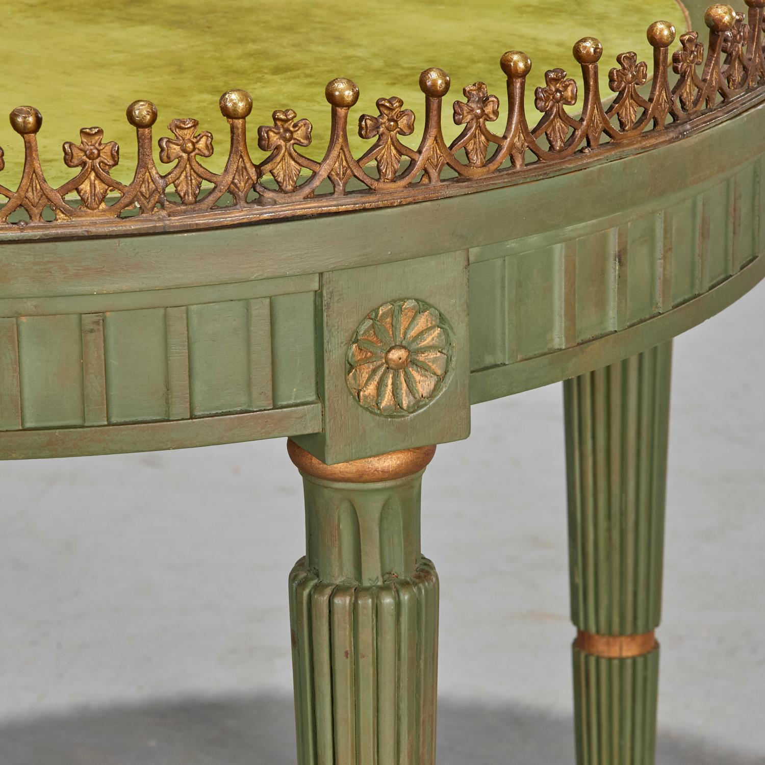 Italian Neoclassic Style Painted and Gilt Occasional Table with Marble Surface In Good Condition For Sale In Morristown, NJ