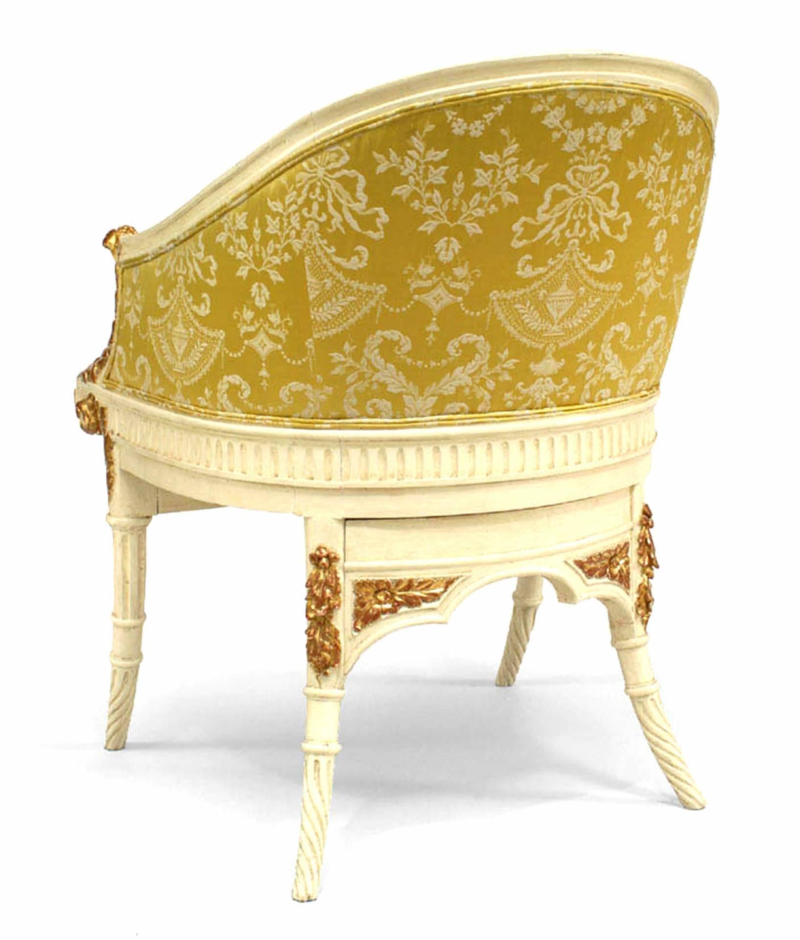 Italian Neoclassic Style White and Gold Painted Carved Armchair In Good Condition For Sale In New York, NY