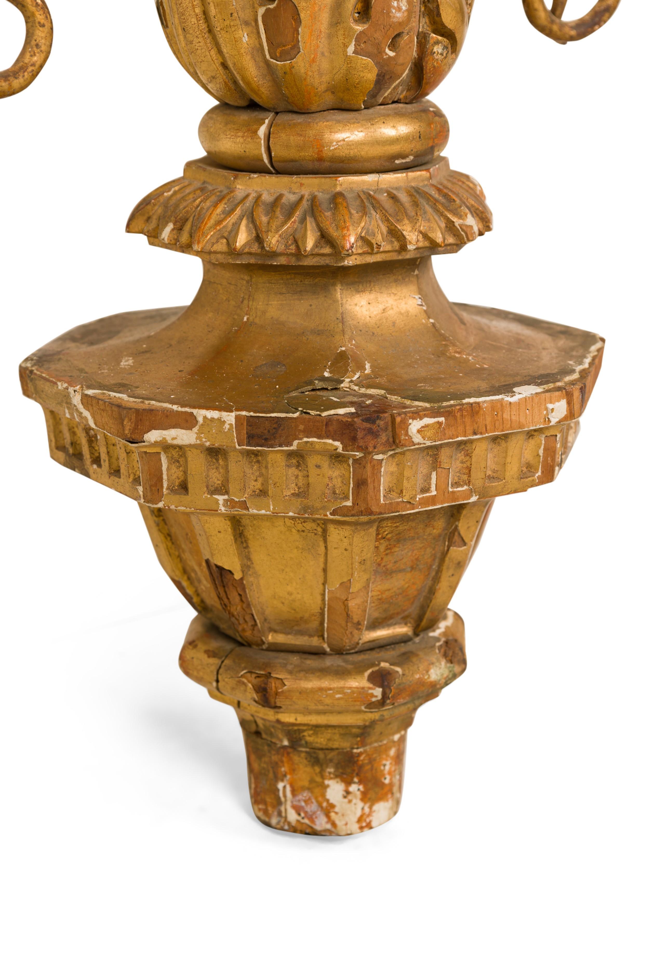 Italian Neoclassic Wall Plaque of Gilt Urn For Sale 1
