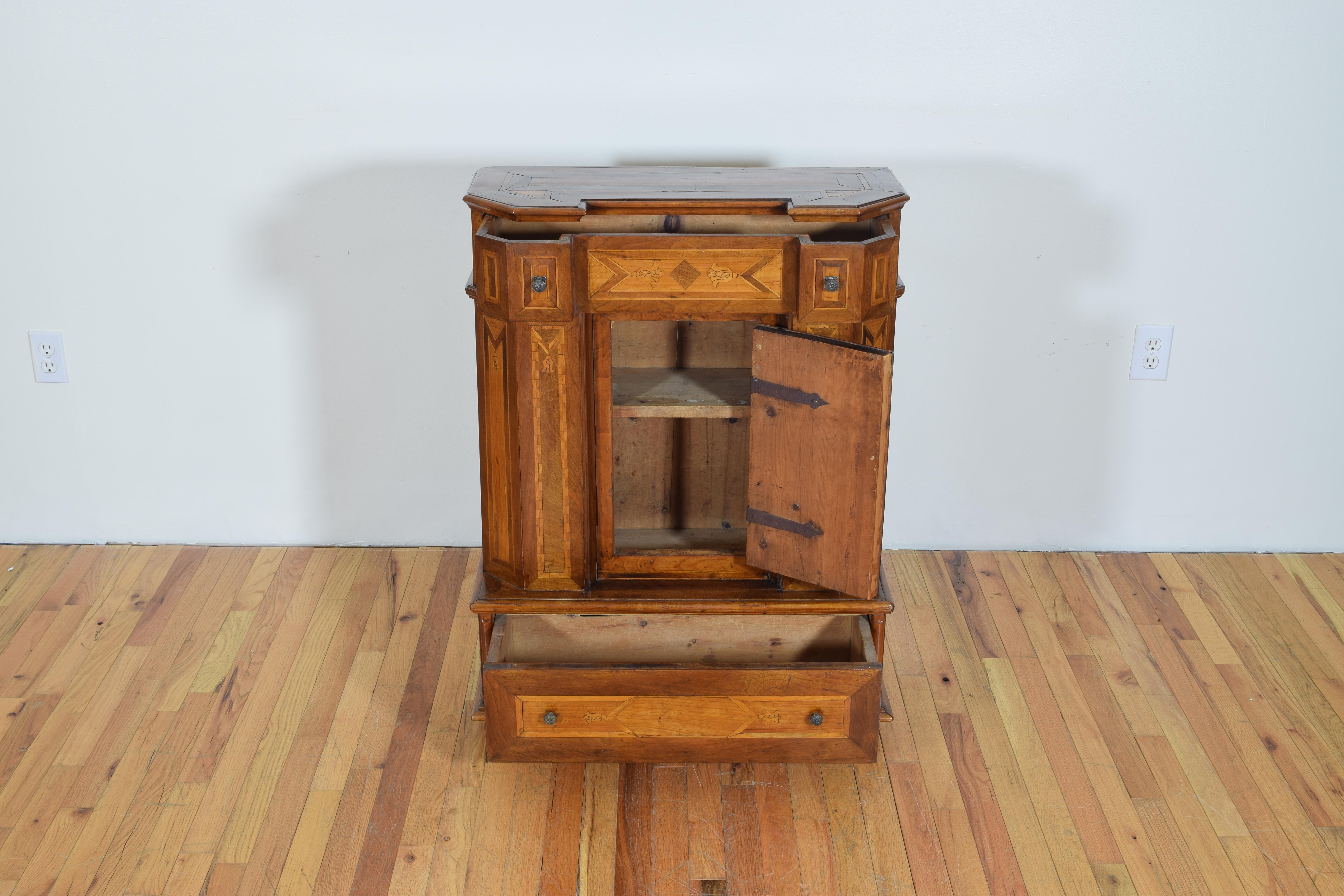 Italian Neoclassic Walnut and Mixed Woods Veneered Piccolo Credenza 19th Century 1