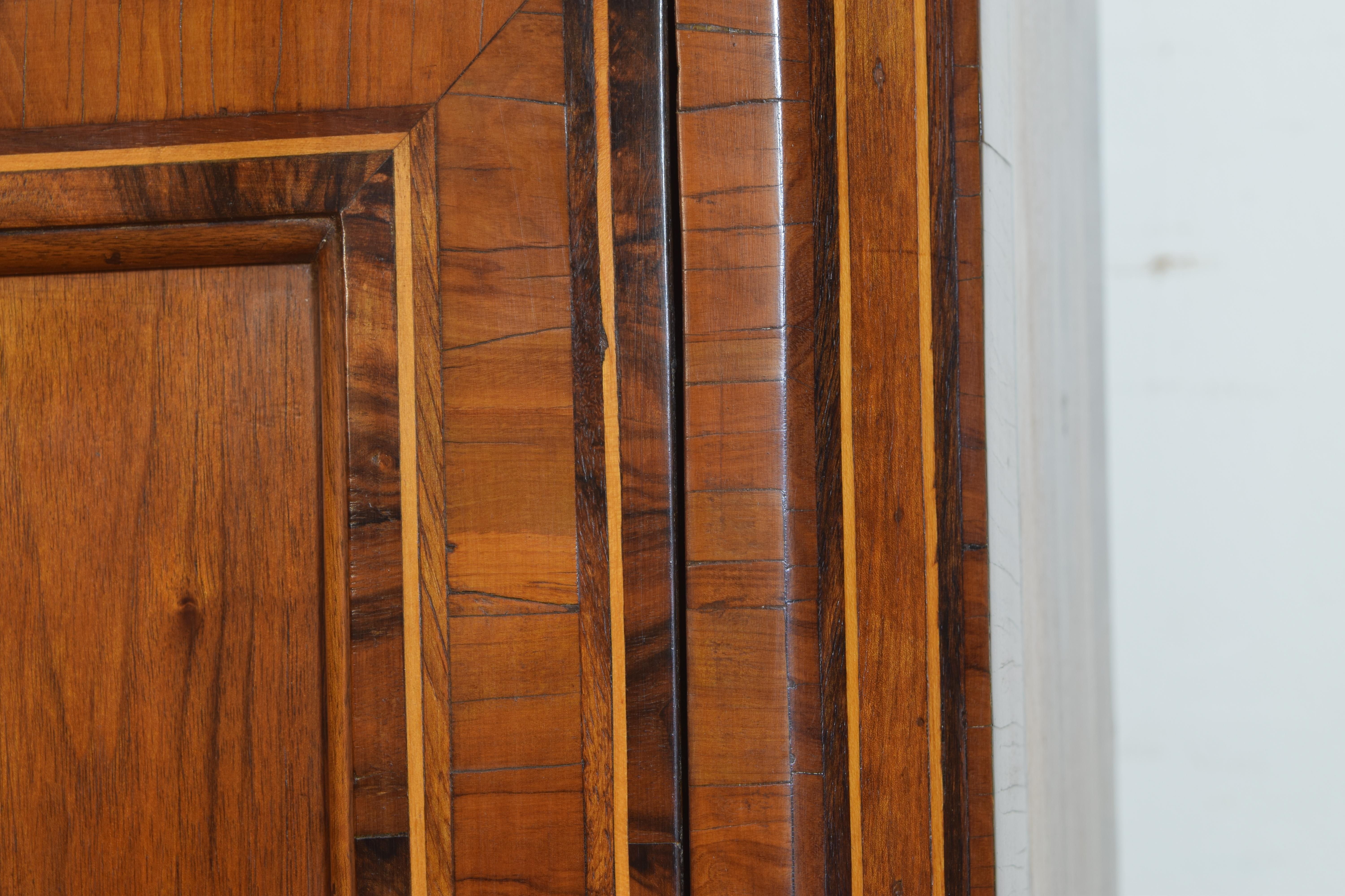 Italian Neoclassic Walnut and Mixed Veneers Shallow Credenza, circa 1835 5