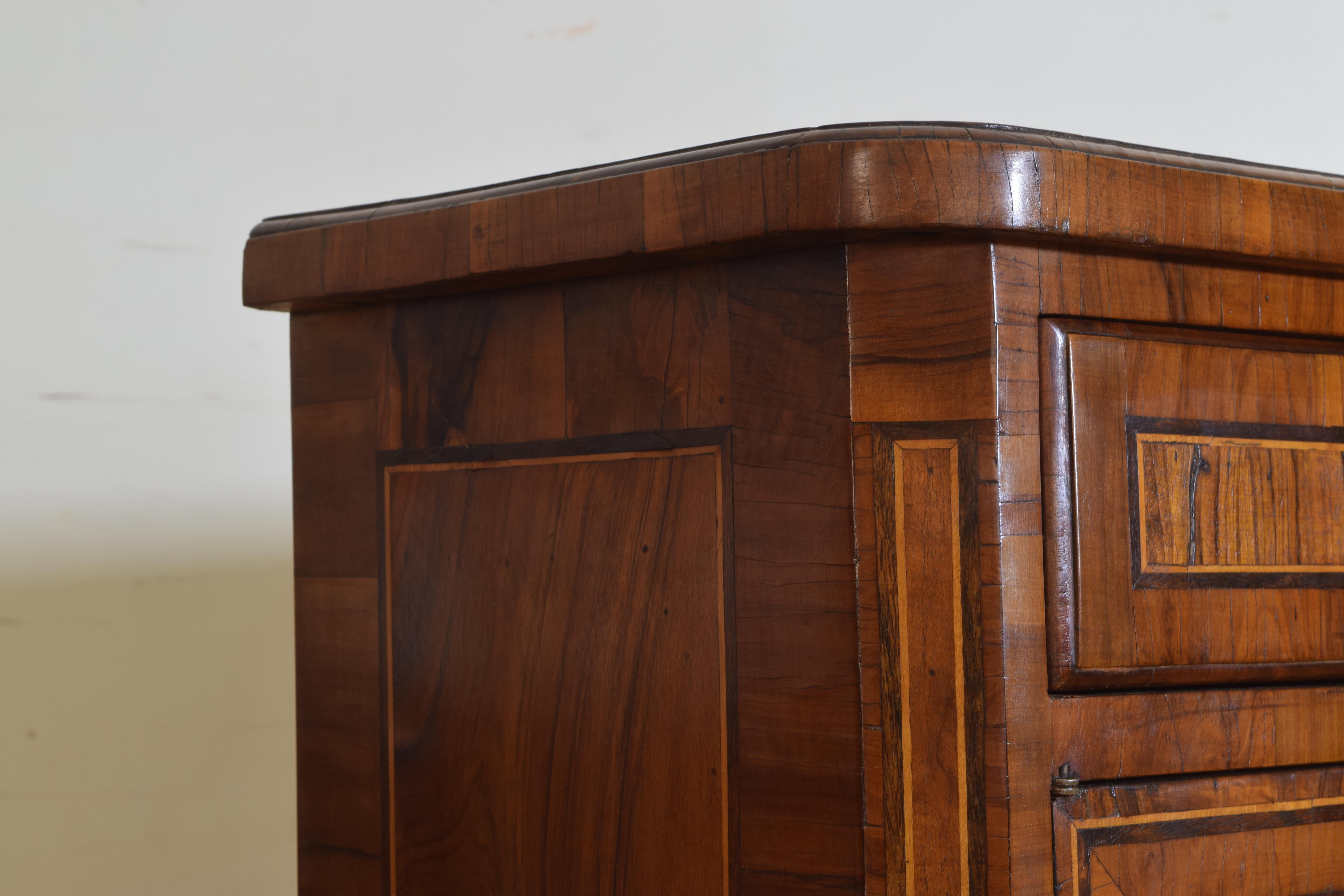 Italian Neoclassic Walnut and Mixed Veneers Shallow Credenza, circa 1835 4