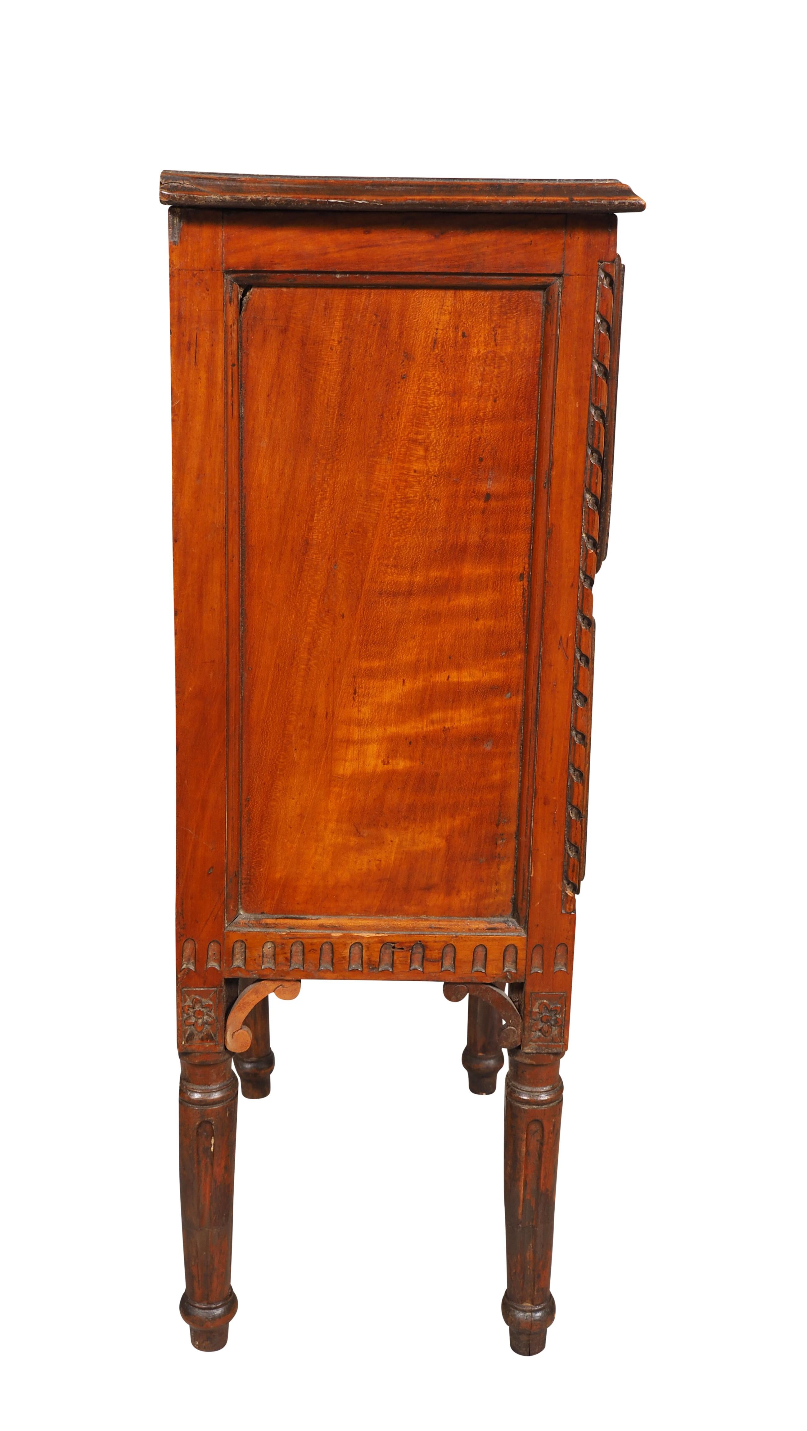 Neoclassical Italian Neoclassic Walnut Table For Sale