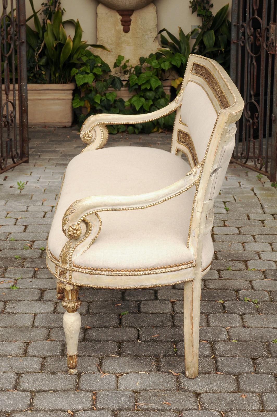 Italian Neoclassical 1800s Settee with Original Paint and Gilt Floral Motifs 5