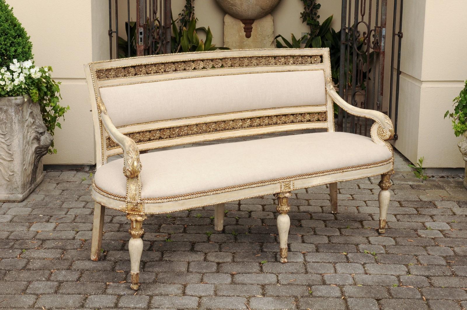 Italian Neoclassical 1800s Settee with Original Paint and Gilt Floral Motifs 2