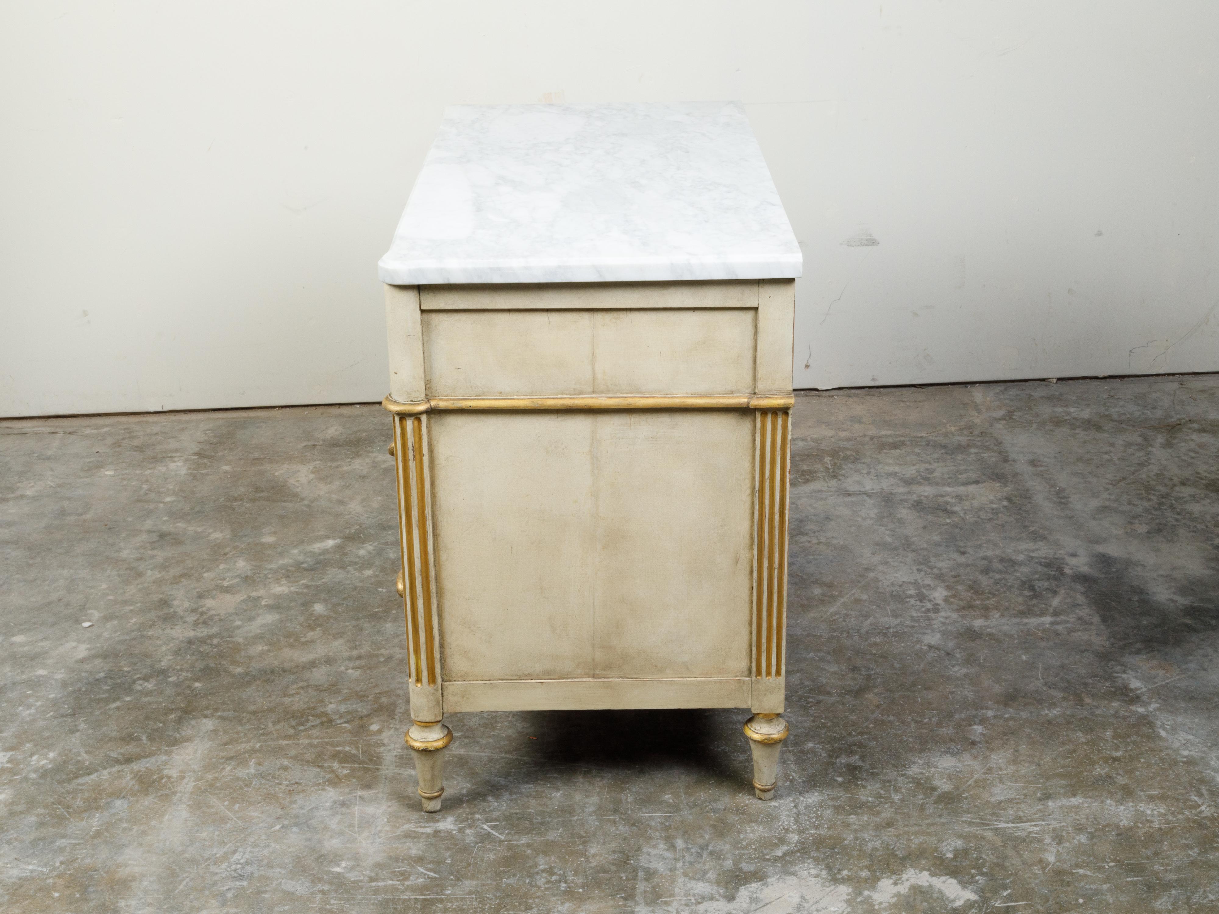 Italian Neoclassical 1800s Three-Drawer Commode with Gilt and Carved Motifs For Sale 3