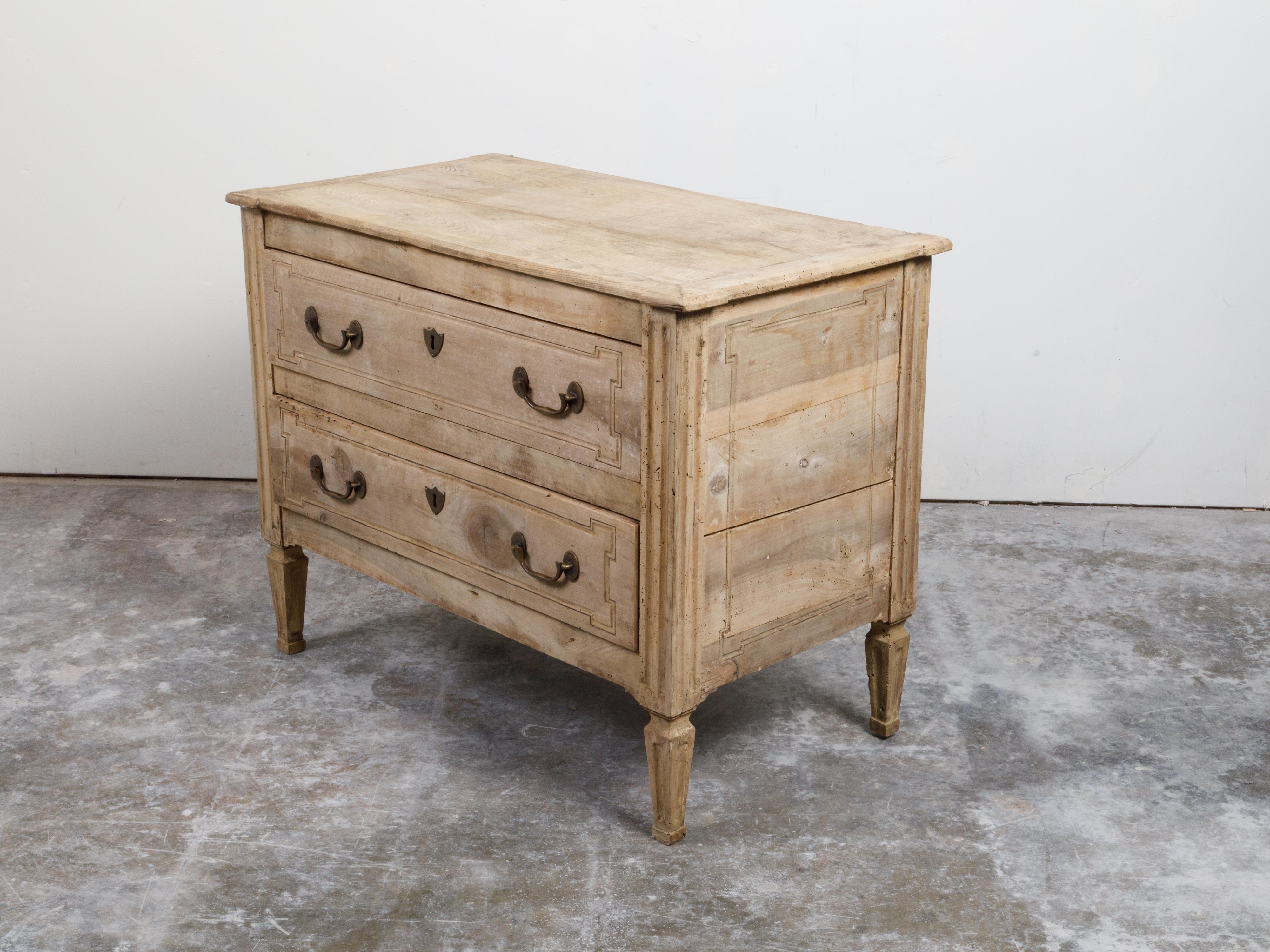 Italian Neoclassical 18th Century Bleached Walnut Commode with Fluted Side Posts For Sale 8