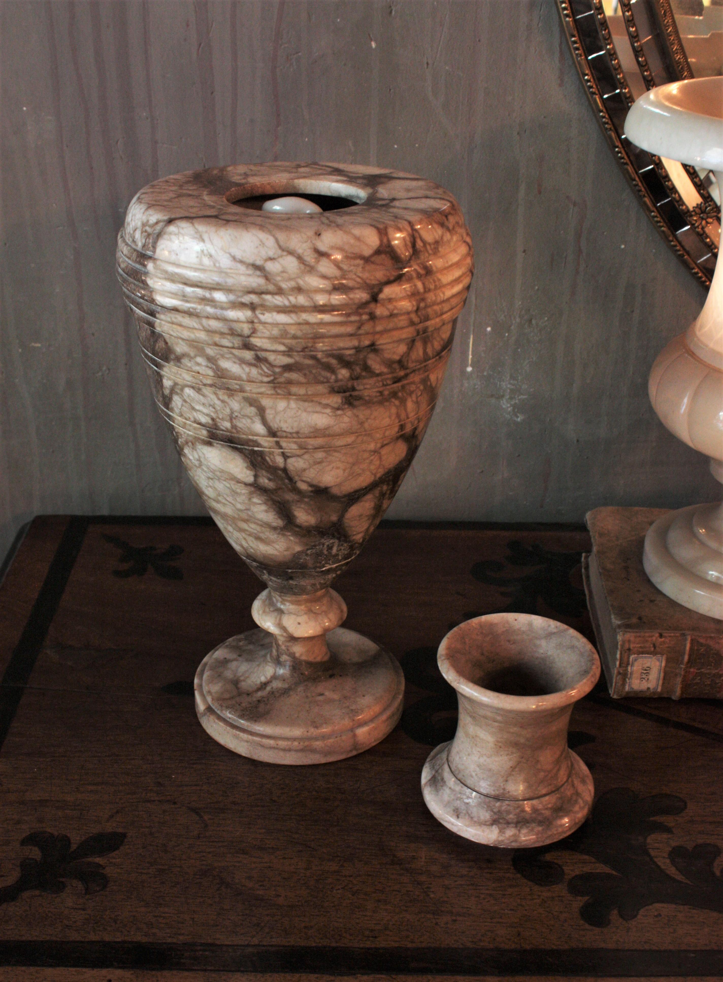 Italian Neoclassical Dark Alabaster Urn Lamp For Sale 9