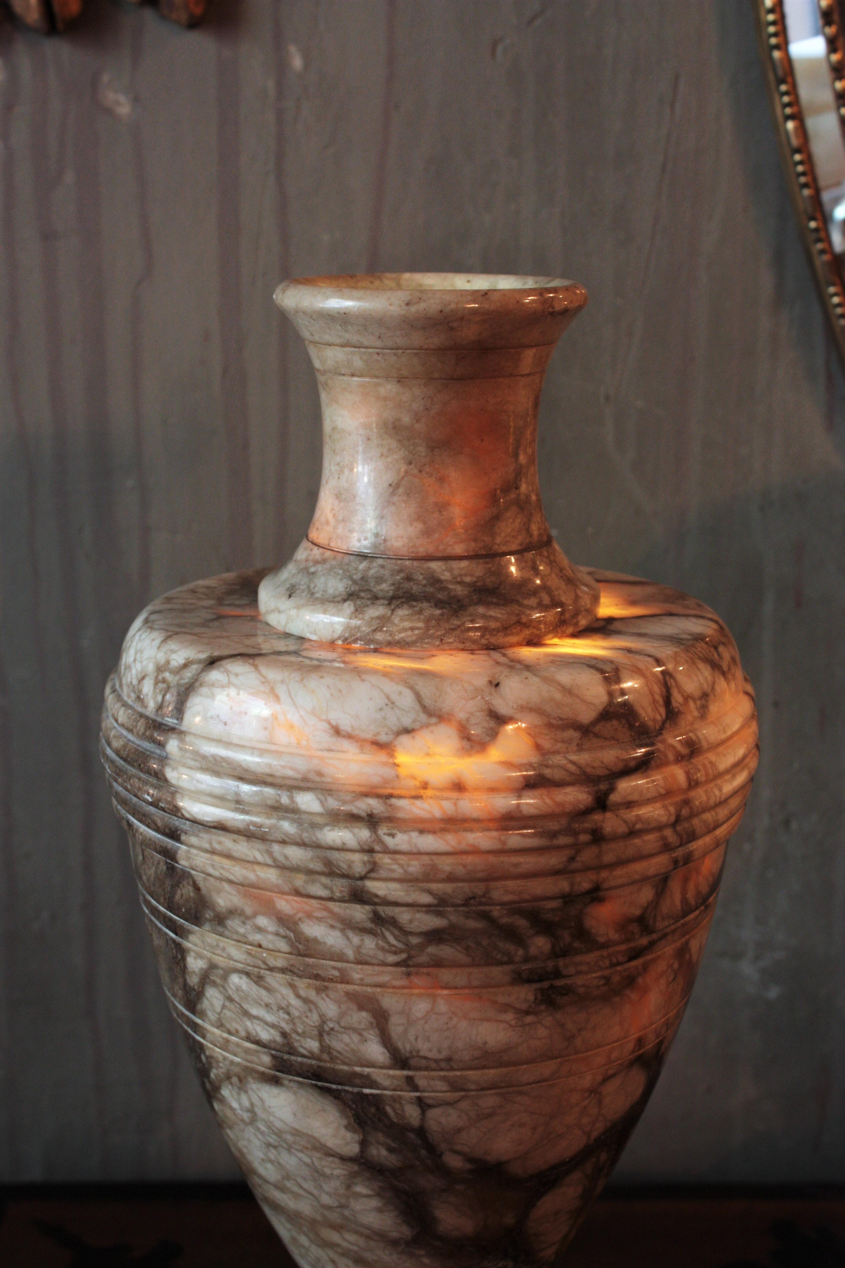 Italian Neoclassical Dark Alabaster Urn Lamp For Sale 2
