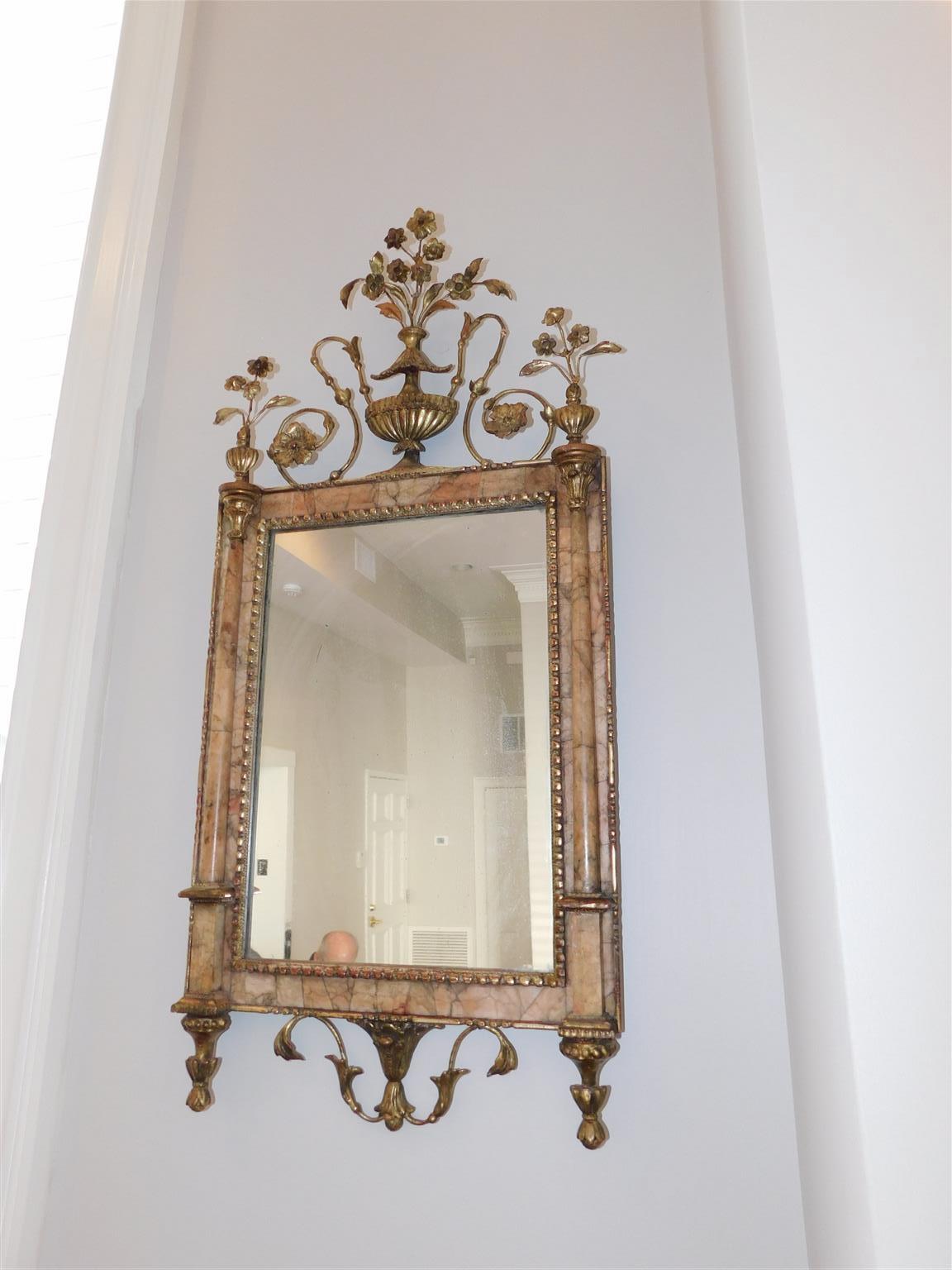 Sculpté à la main Miroir mural néoclassique italien Bilboa en marbre et bois doré avec urne à feuillage, vers 1780  en vente