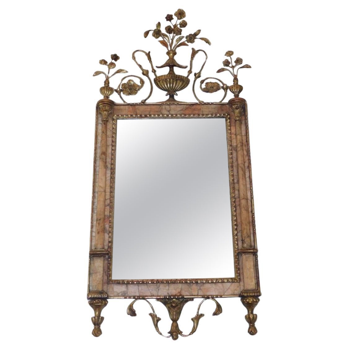 Espejo de pared neoclásico italiano de mármol de Bilboa y madera dorada con follaje, c. 1780 en venta