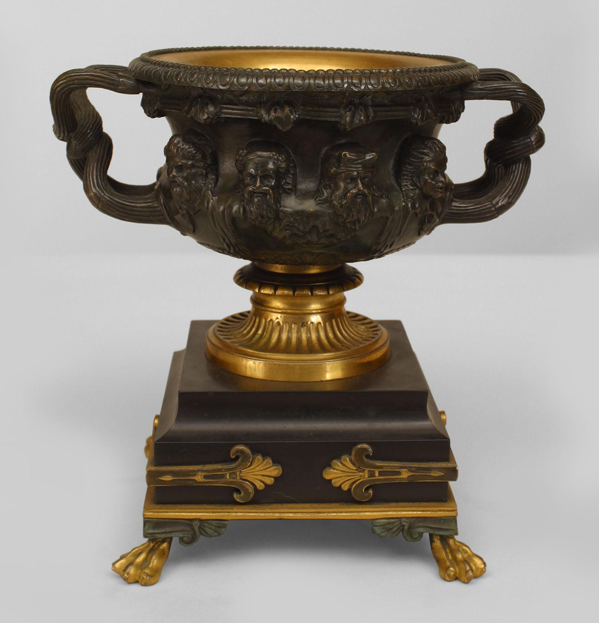 Italian Neoclassical Bronze and Gilt Urns In Good Condition For Sale In New York, NY