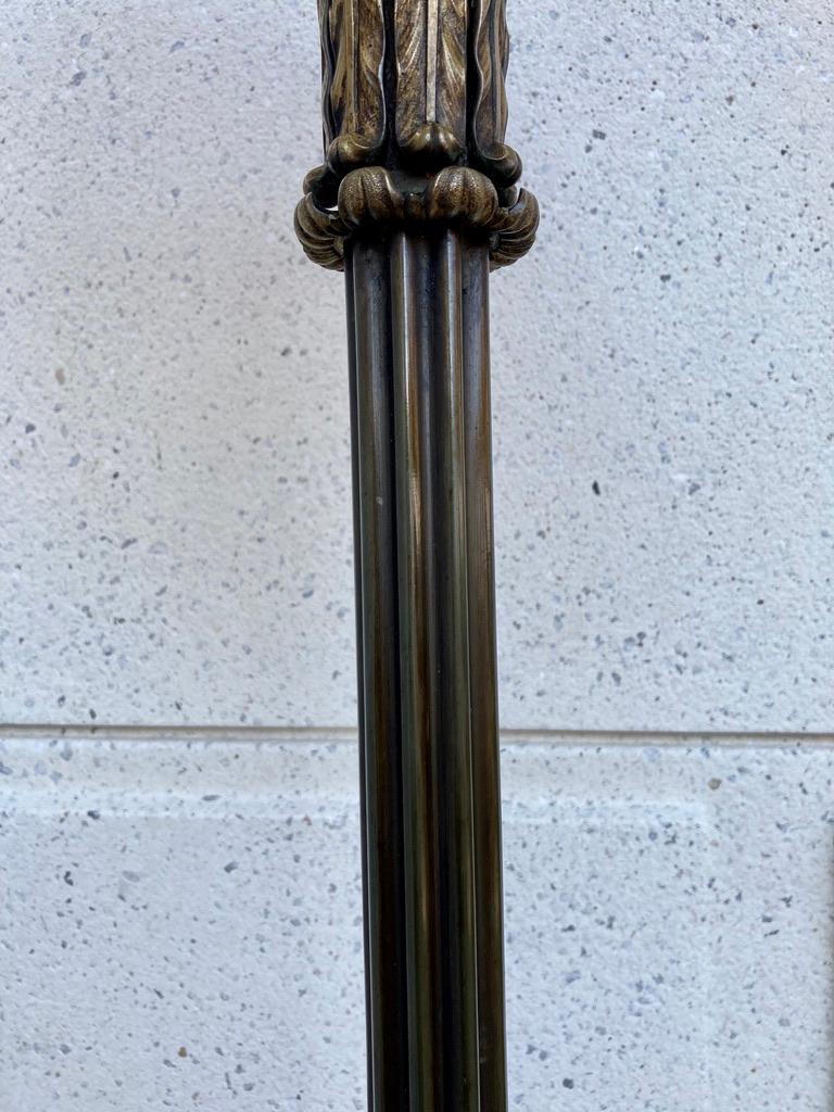 Italian Neoclassical Bronze Floor Lamp with Paw Feet In Good Condition For Sale In Stamford, CT