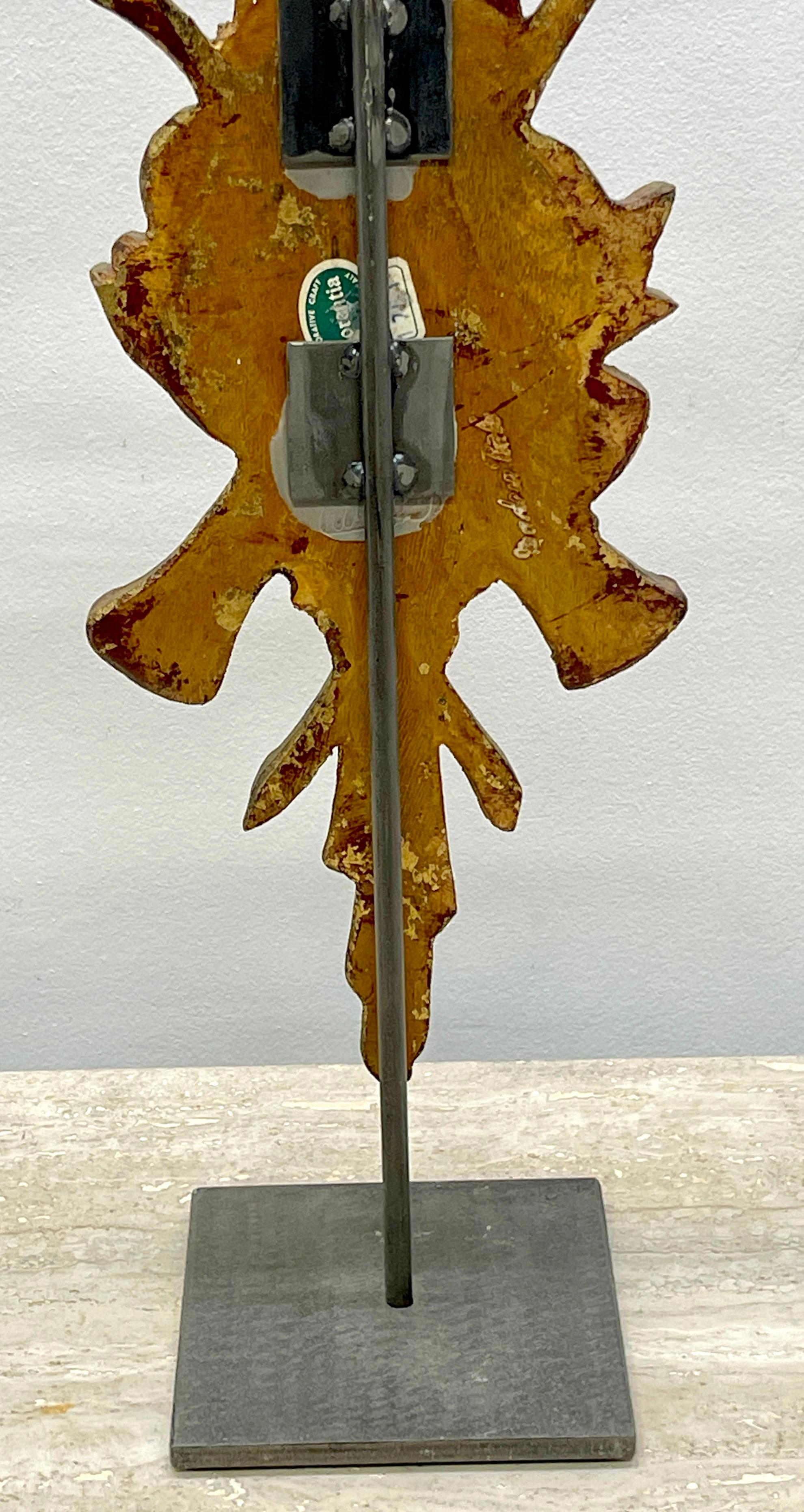 Applique/Trophye de musique néoclassique italien en bois doré sculpté et monté sur fer en vente 1