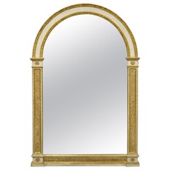 Grand miroir console Trumeau néoclassique italien sculpté, doré et arqué, avec plateau arqué