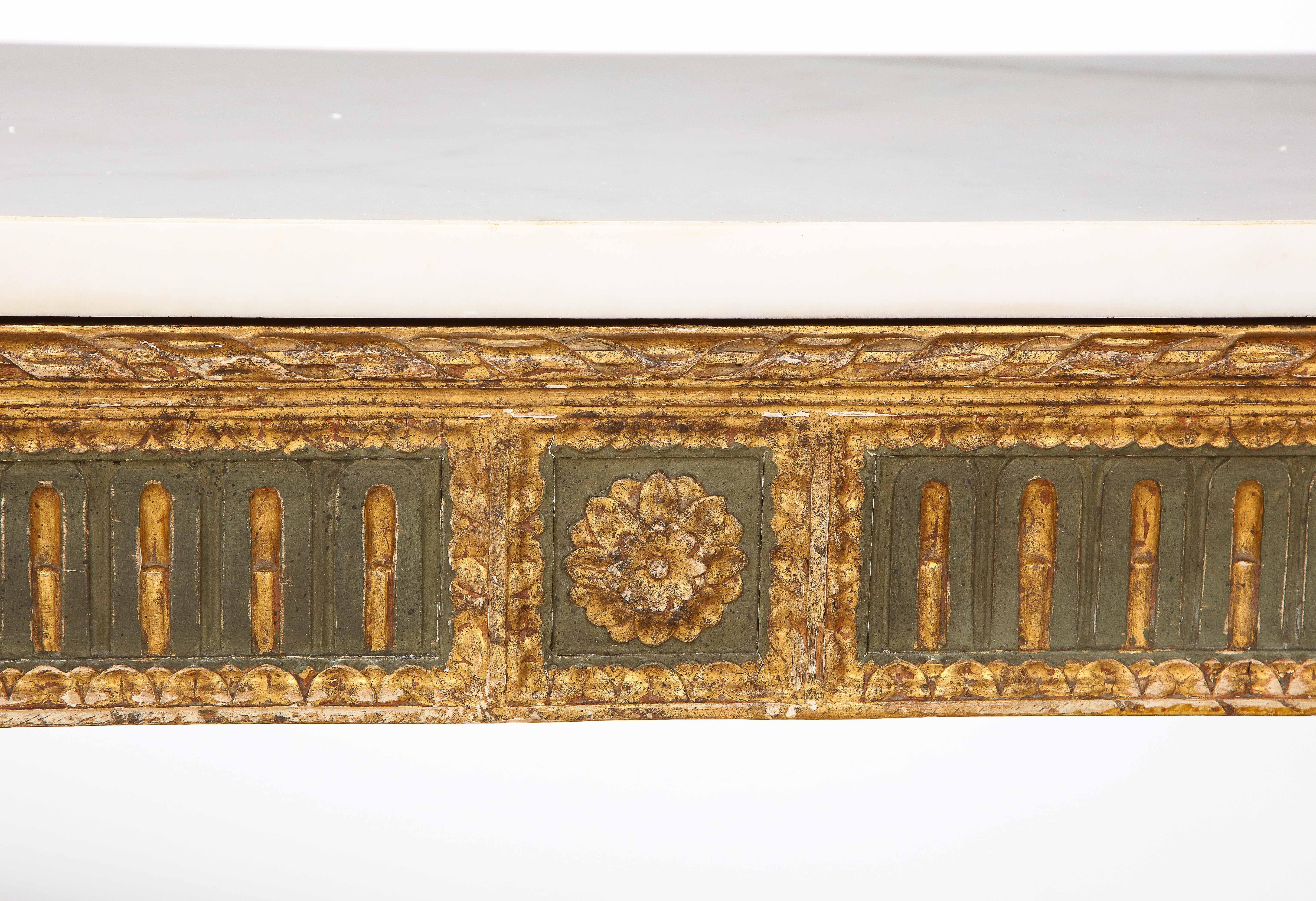 Console néoclassique italienne en bois sculpté, peint et doré, Italie, datant d'environ 1790 en vente 13