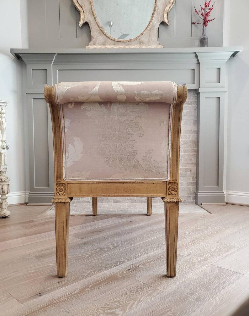 Italian Neoclassical Carved Upholstered Settee In Good Condition In Forney, TX