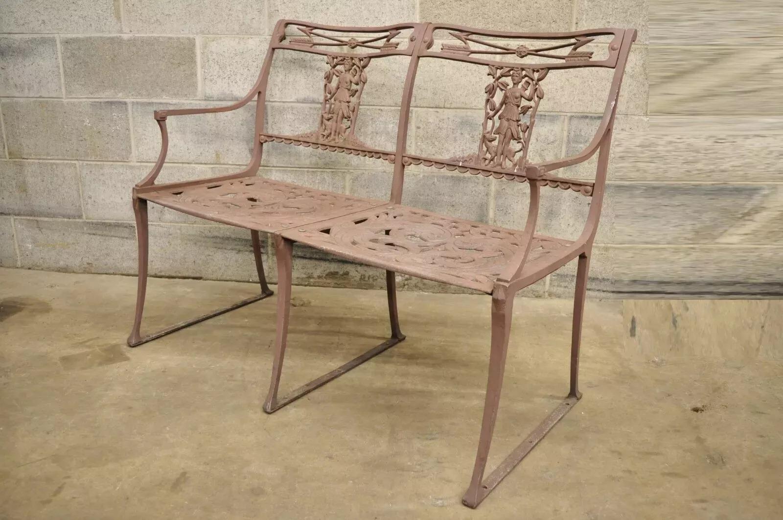 Italienisch Neoklassischen Aluminiumguss Figural Gartenbank Settee zugeschrieben Molla. Artikel verfügt über eine schwere Aluminium-Guss-Konstruktion, durchbrochene filigrane Design Sitz, verjüngte Beine, Bahre Basen, Qualität Handwerkskunst, großen