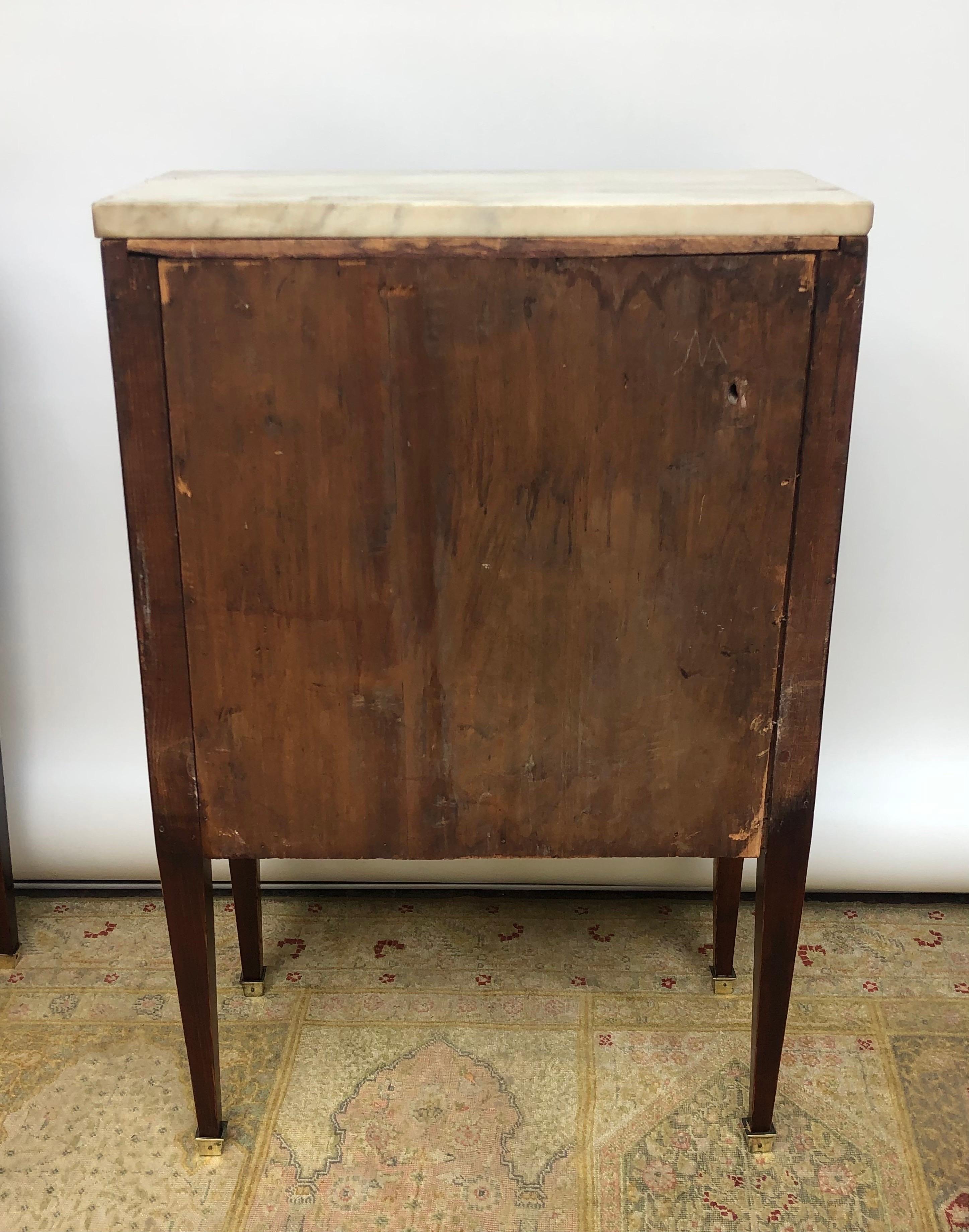 Italian Neoclassical Commode with Marble Top and Marquetry, 18th Century  For Sale 7
