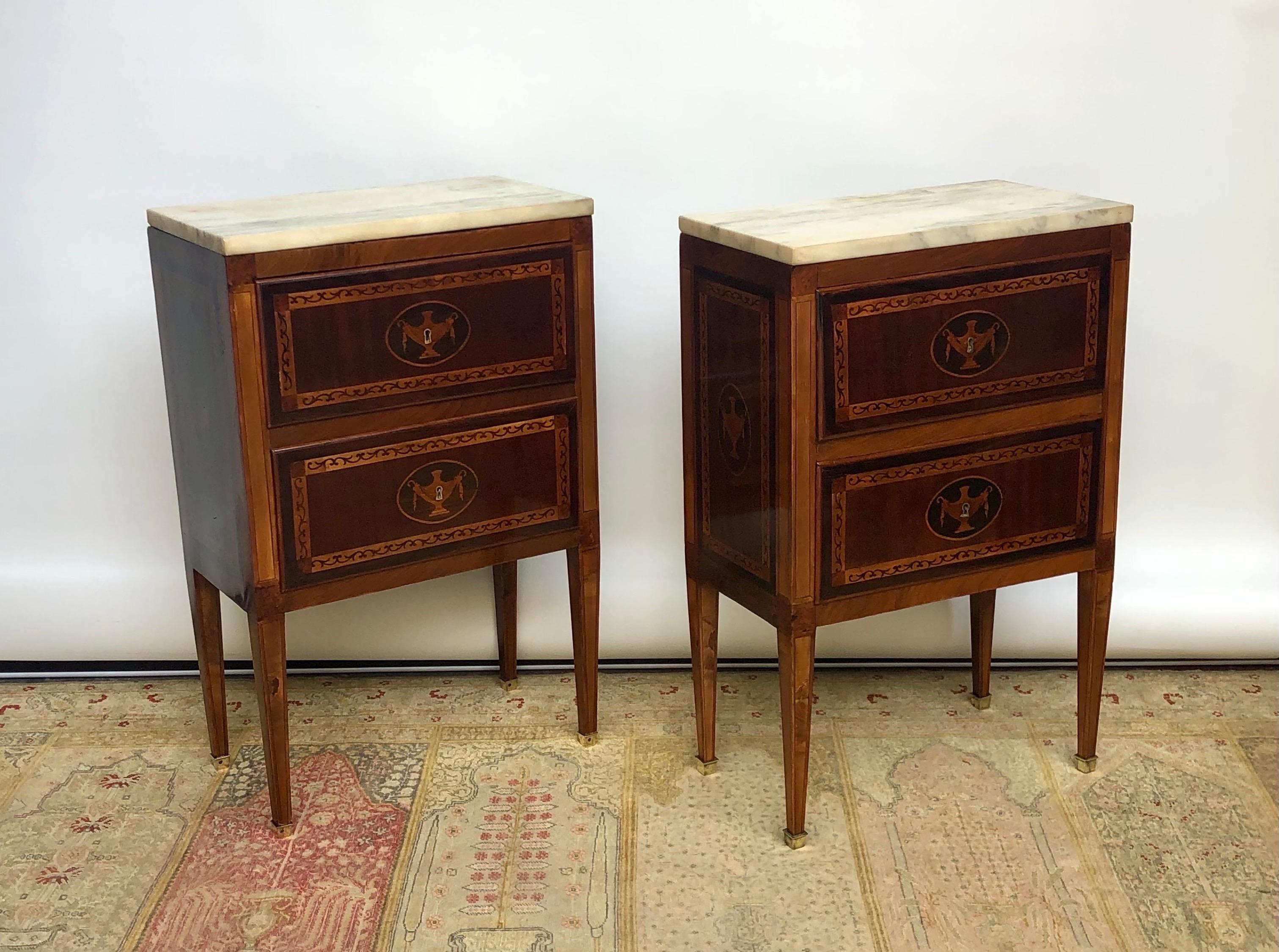 Italian Neoclassical Commode with Marble Top and Marquetry, 18th Century  For Sale 9